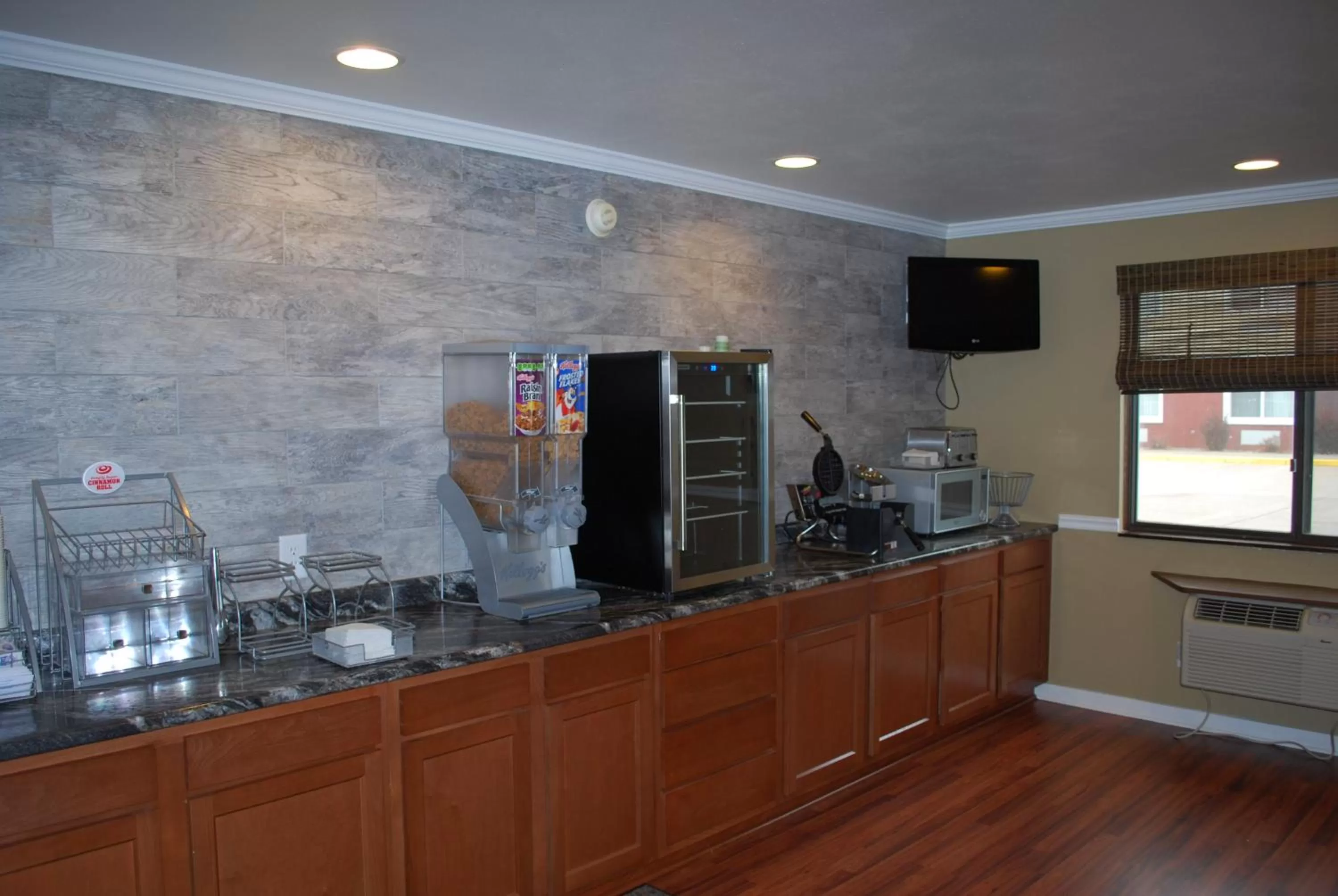 Breakfast in Super 8 by Wyndham Eau Claire WI