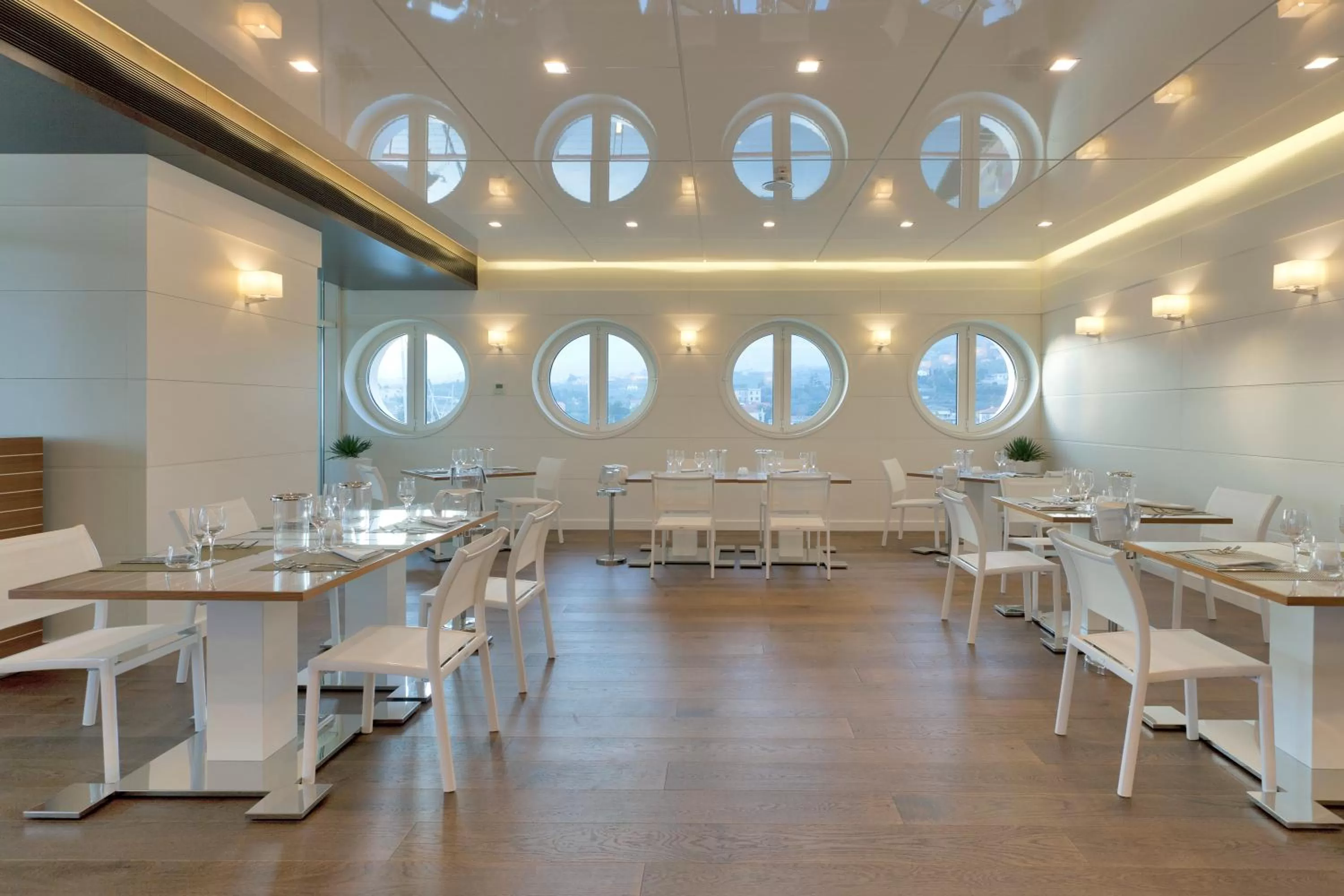 Restaurant/places to eat in Albergo Yacht Club Marina Di Loano