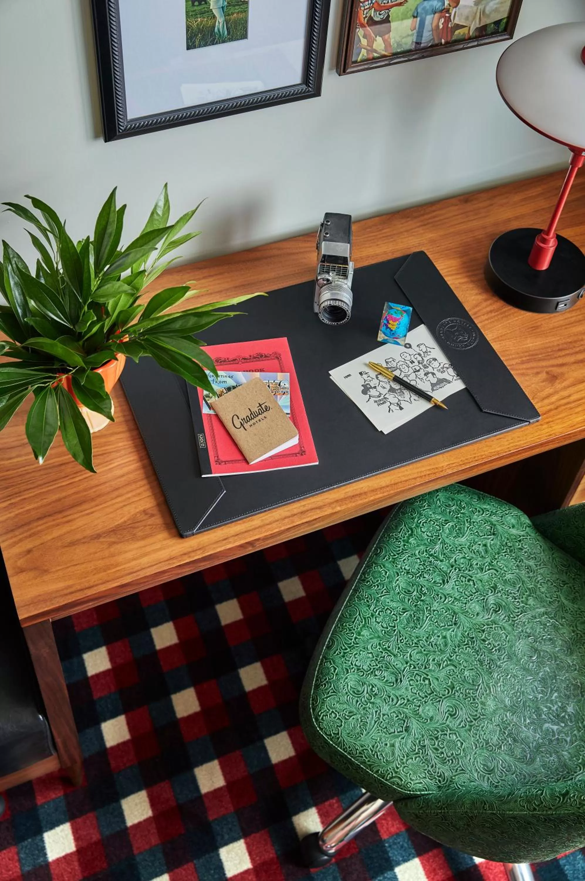 Seating area in Graduate by Hilton Lincoln