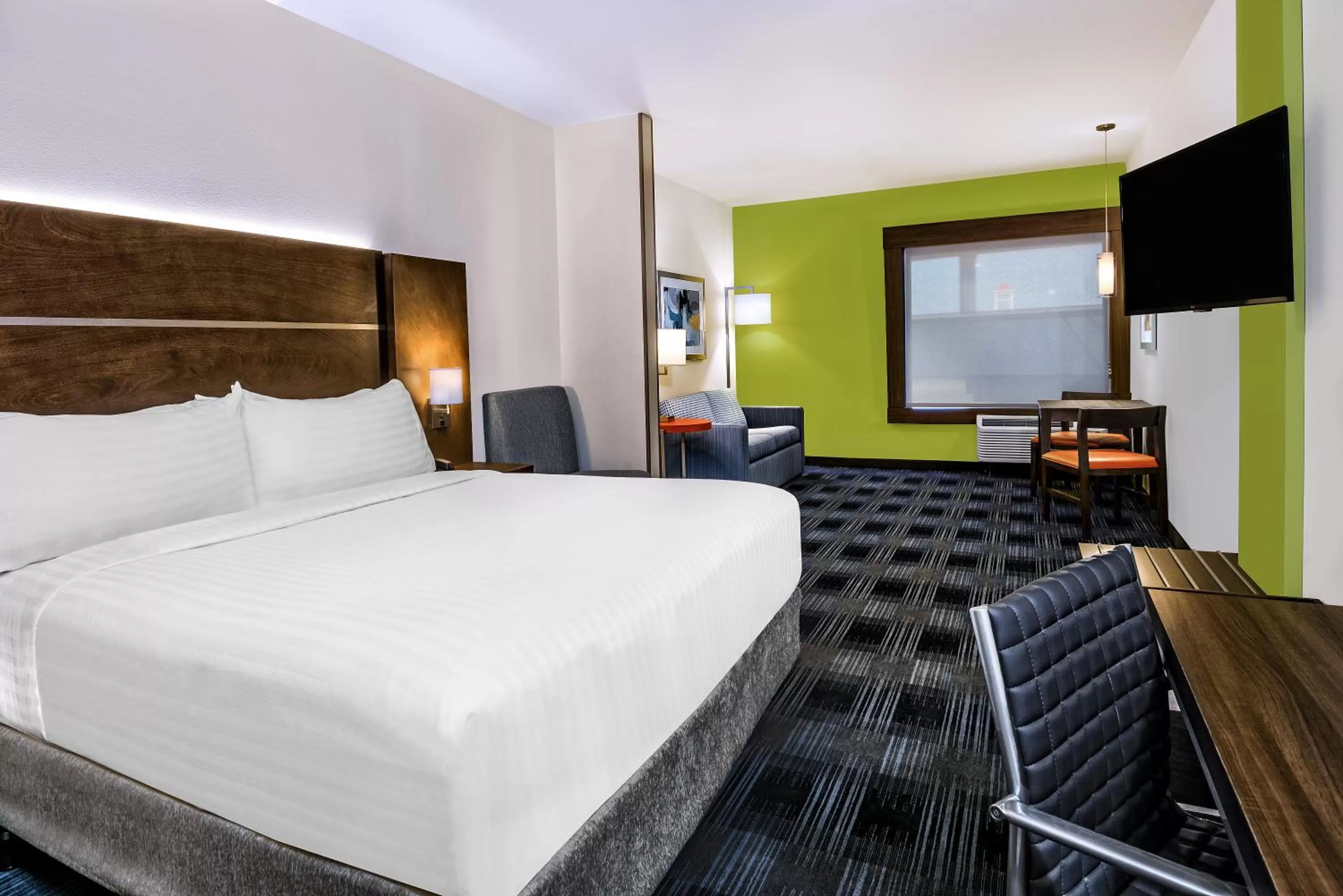 Photo of the whole room, Bed in Holiday Inn Express & Suites Round Rock - Austin N by IHG