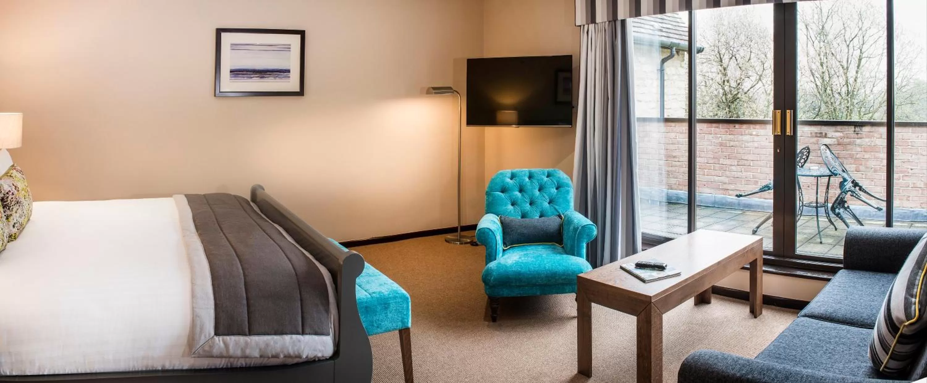 Photo of the whole room, Bed in voco Oxford Spires by IHG