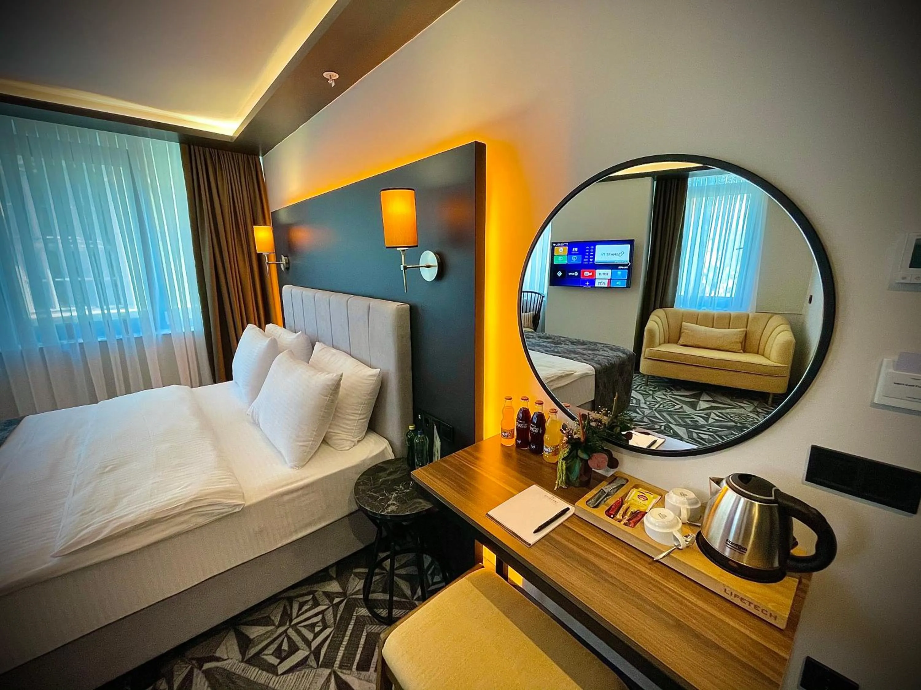 Bedroom, Bed in Weingart Istanbul