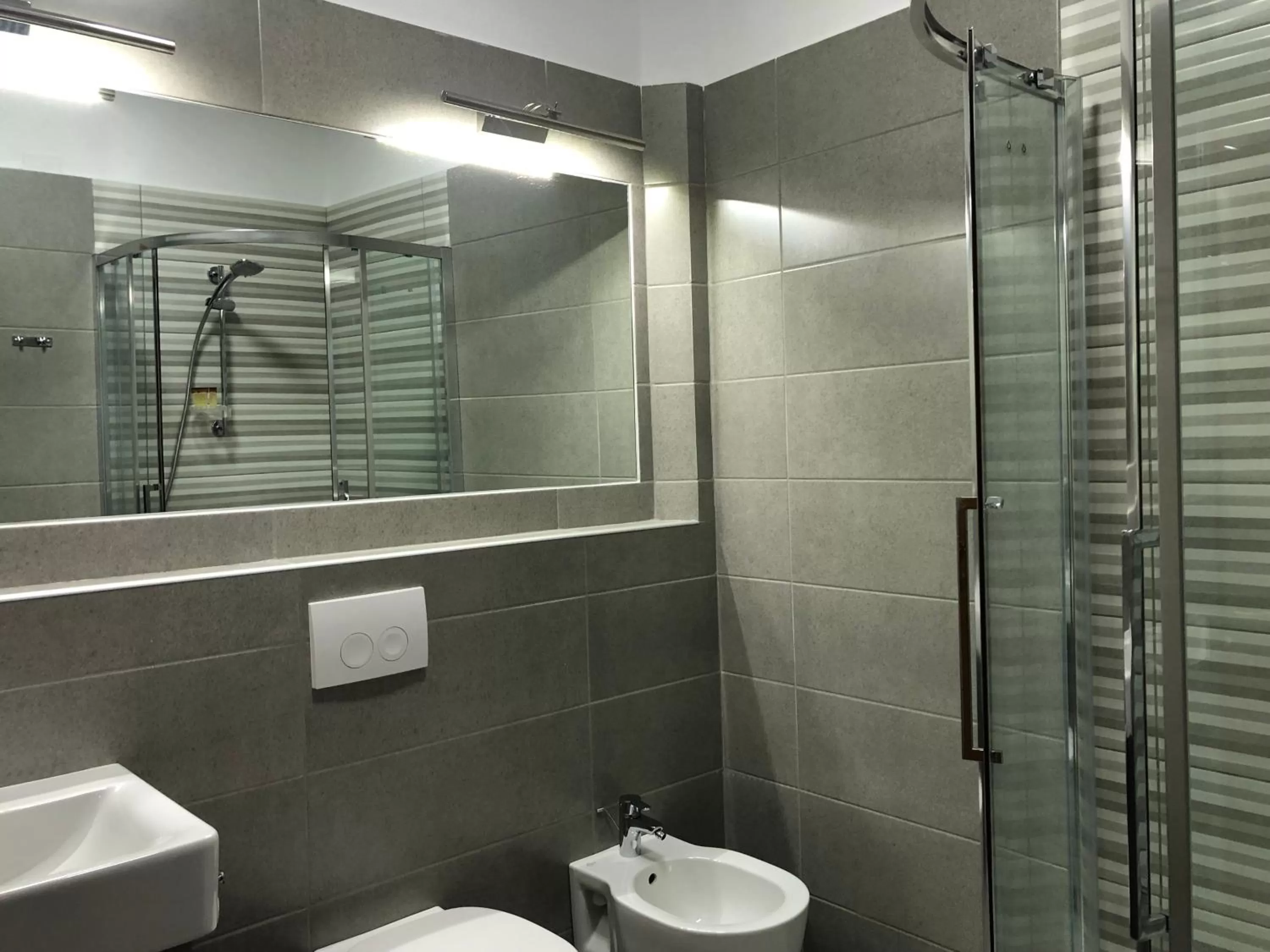 Toilet in Hotel Kalemi