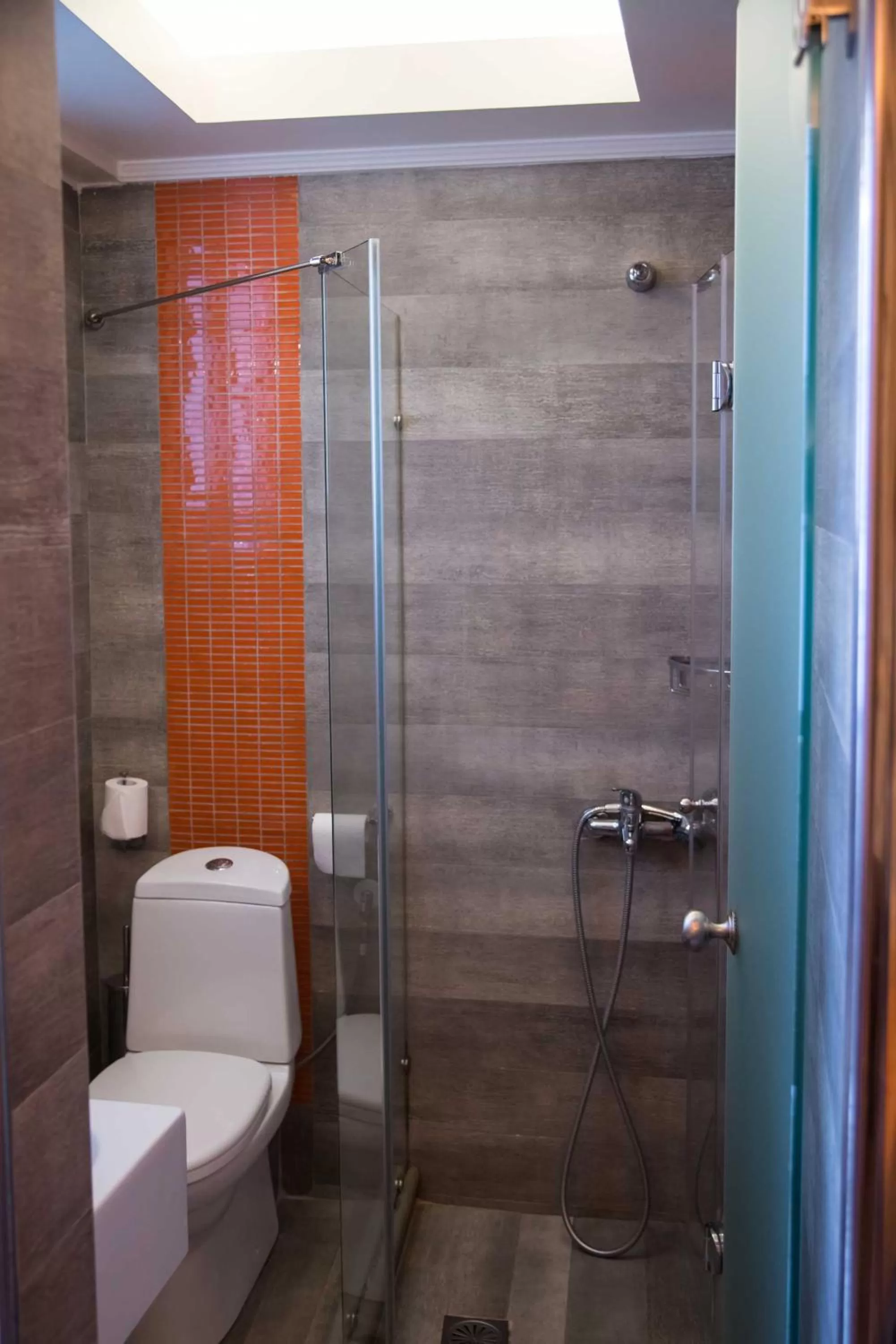 Toilet in Hotel Maroussi