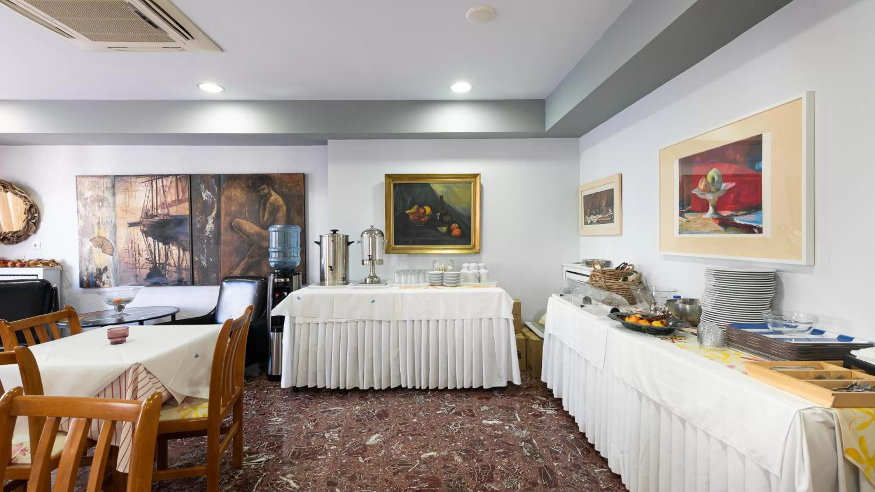 Restaurant/places to eat, Bed in Diros Hotel