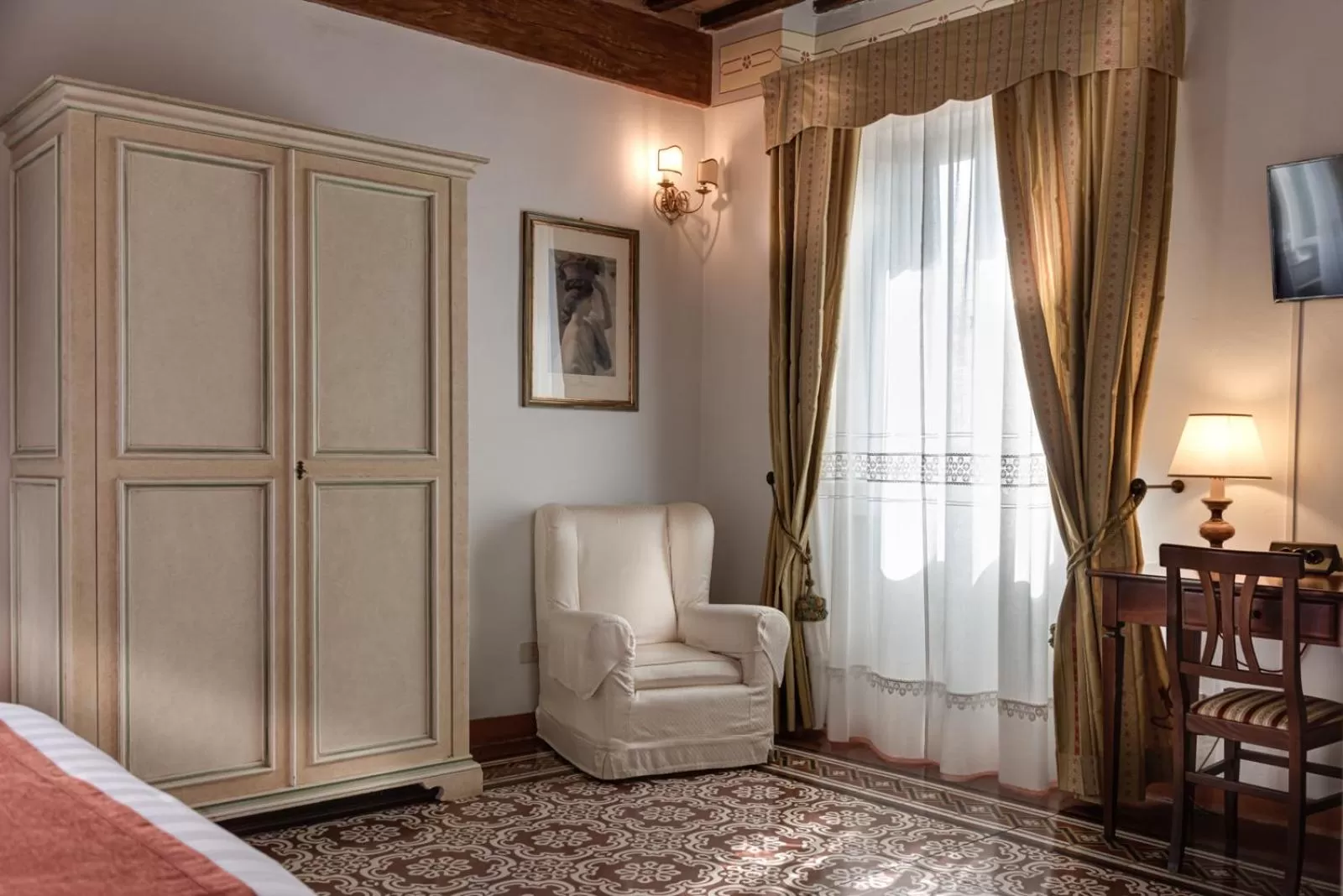Photo of the whole room, Bed in Hotel Palazzo di Valli