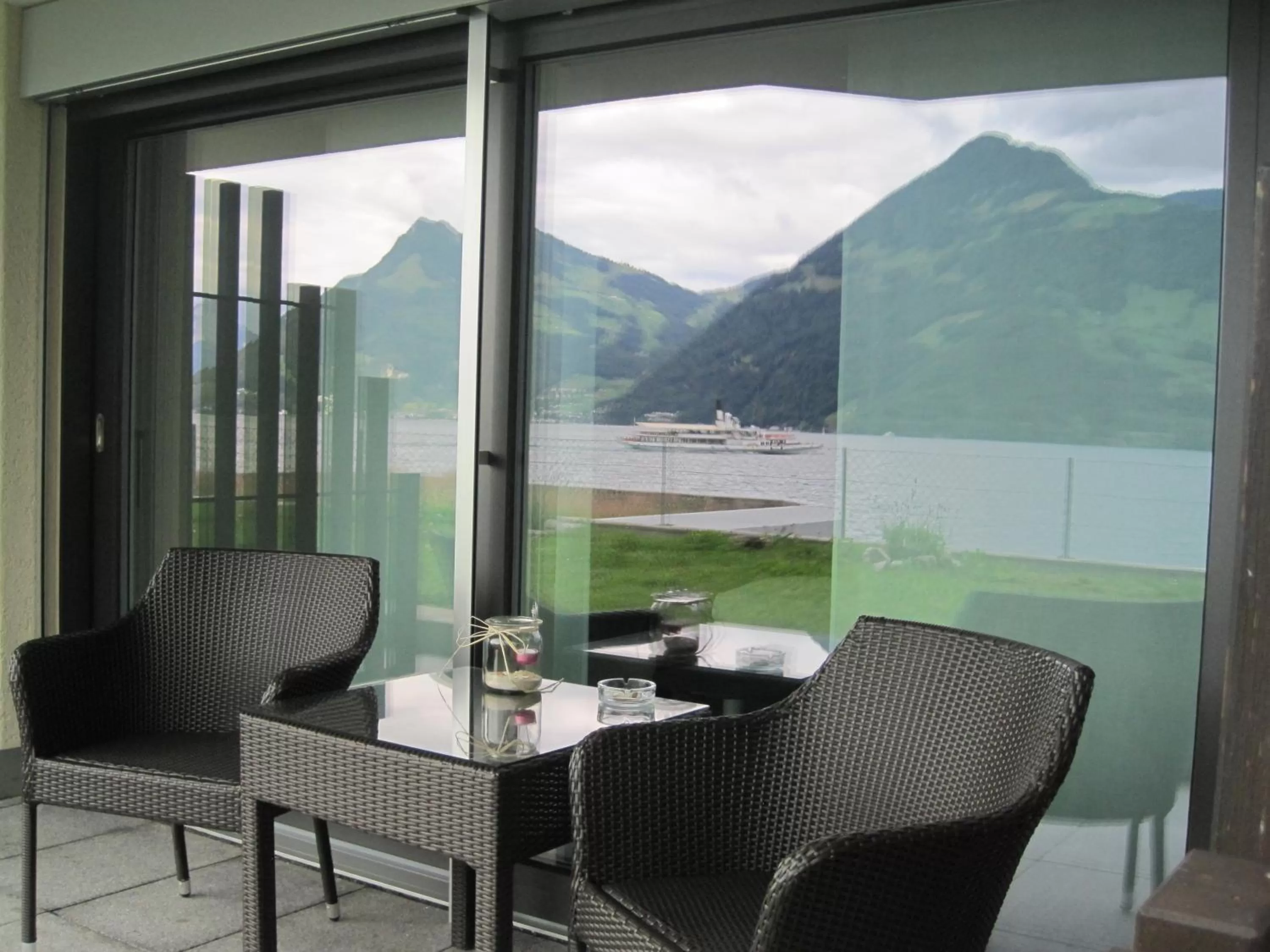 Balcony/Terrace in Hotel Nidwaldnerhof direkt am See