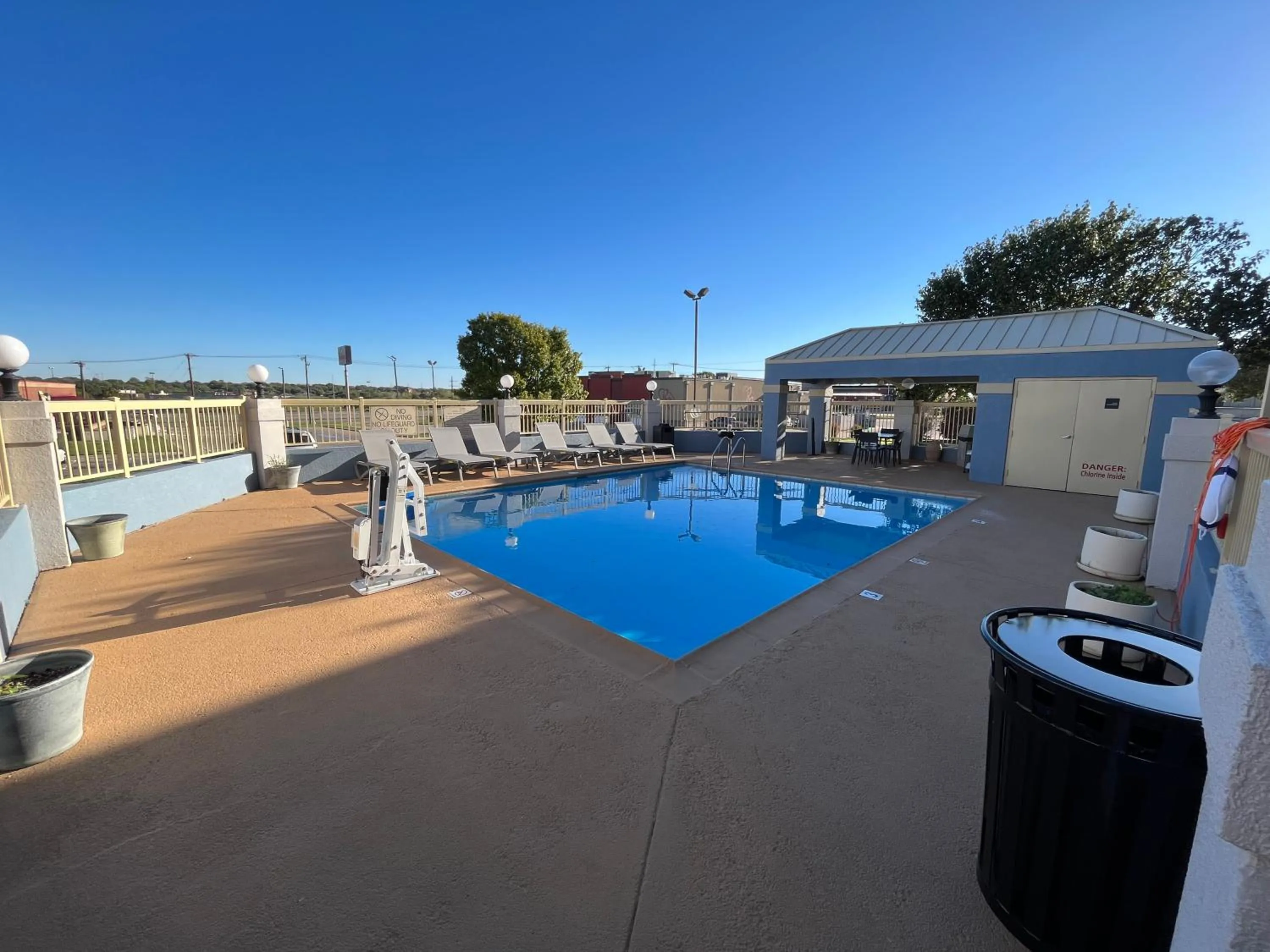 Swimming Pool in Hampton Inn Killeen