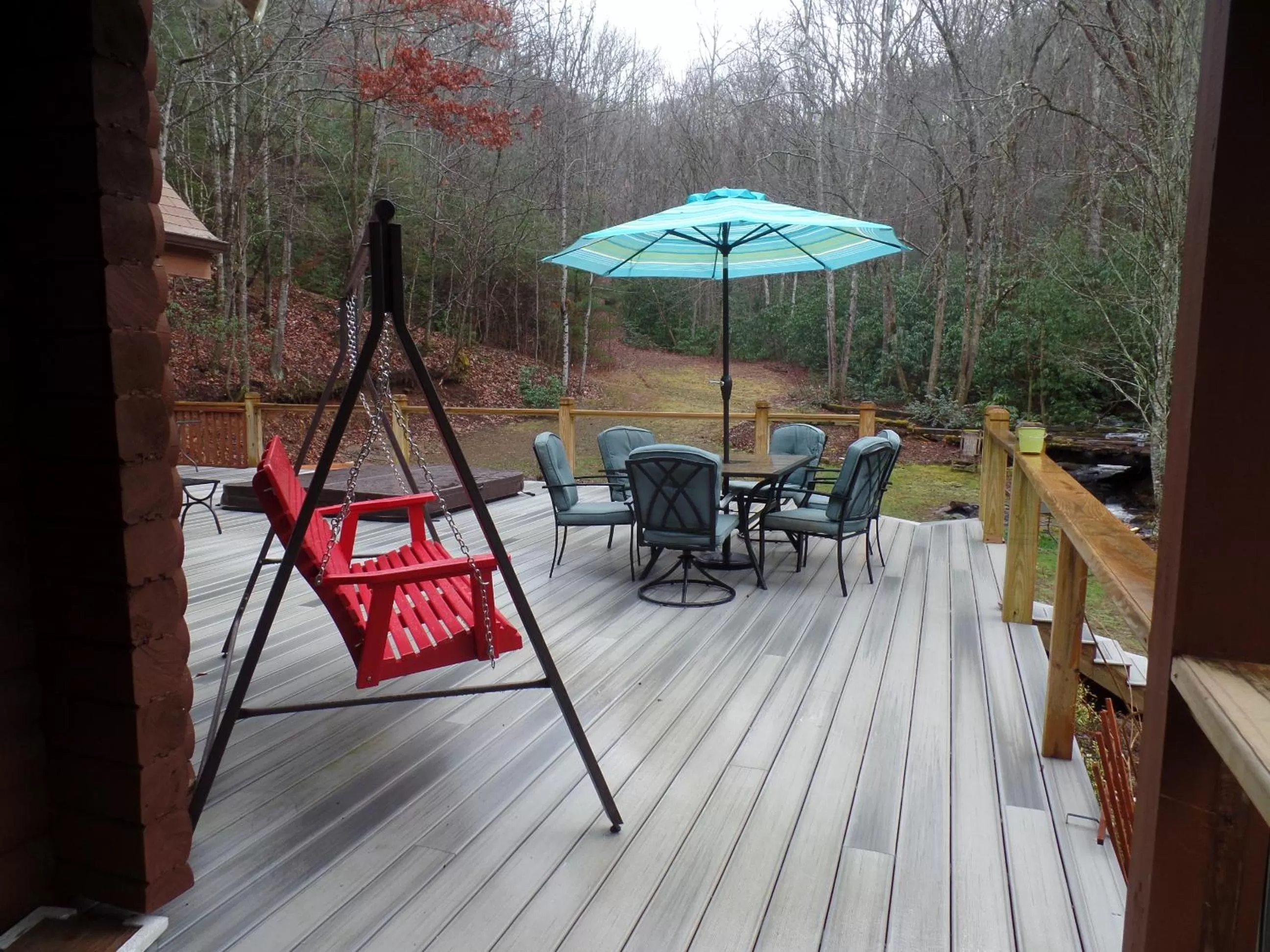 Balcony/Terrace in Creekside Paradise Bed and Breakfast