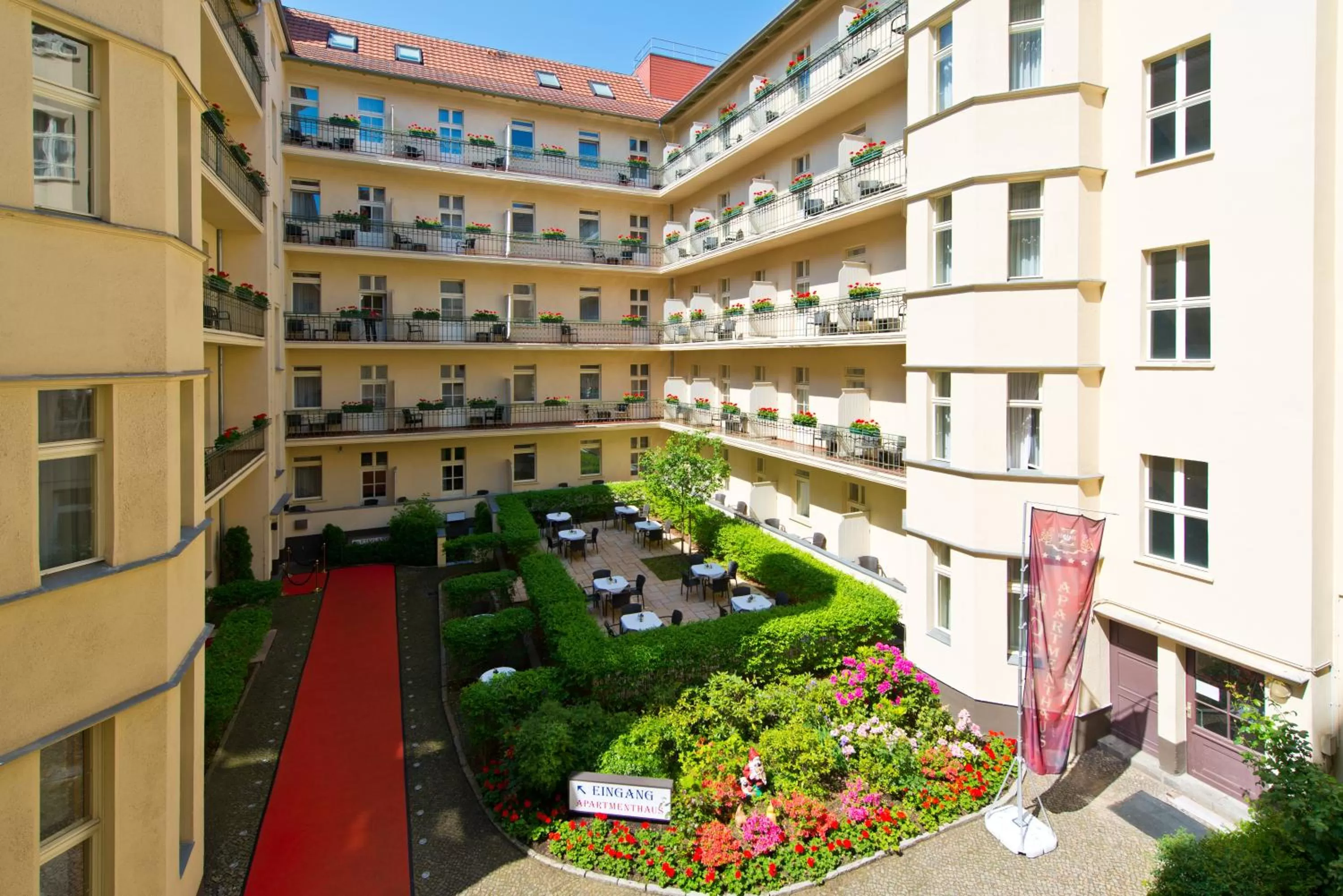 Facade/entrance in Hotel & Apartments Zarenhof Berlin Prenzlauer Berg