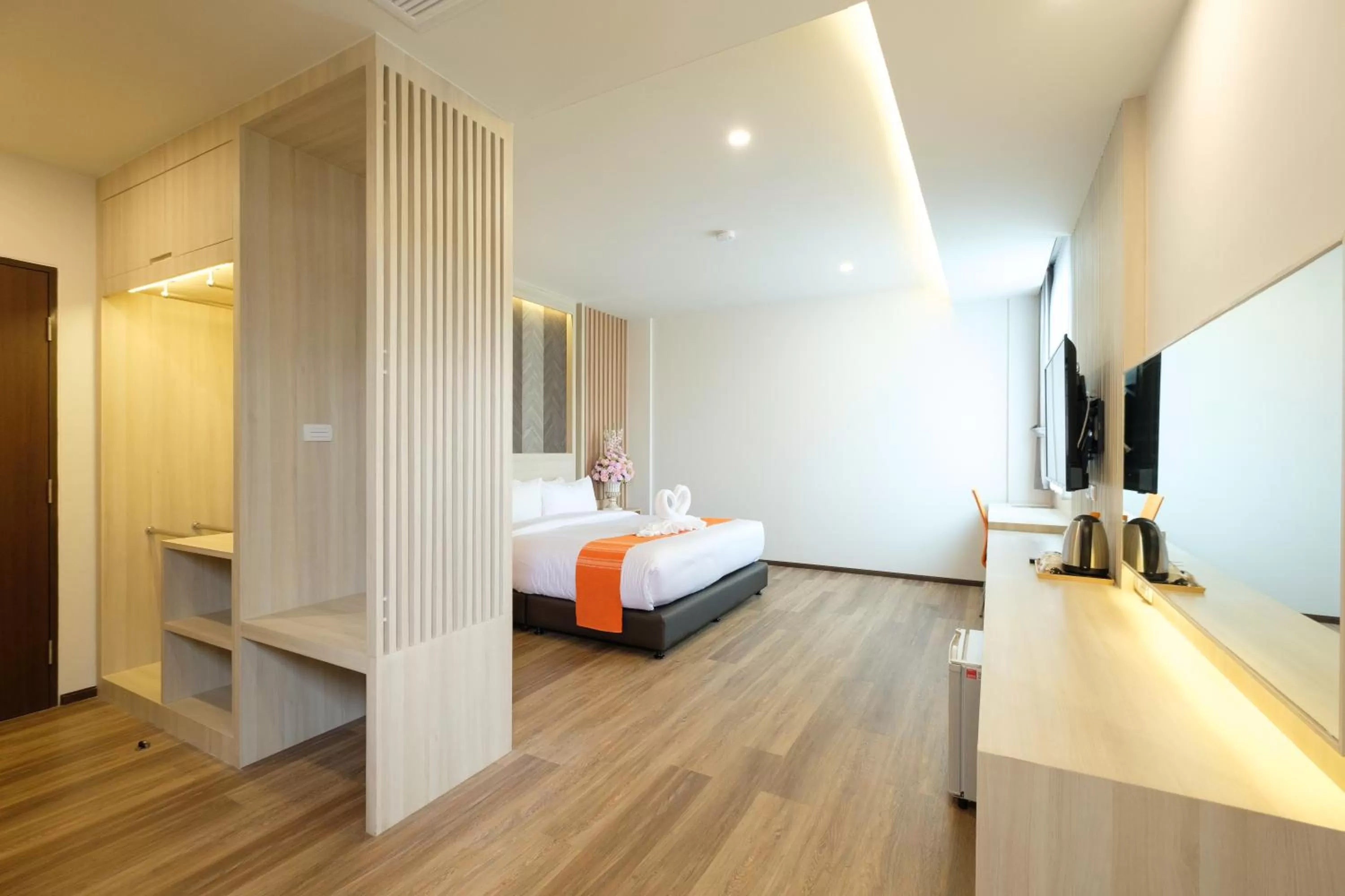 Photo of the whole room, Bed in Monte Maesot hotel