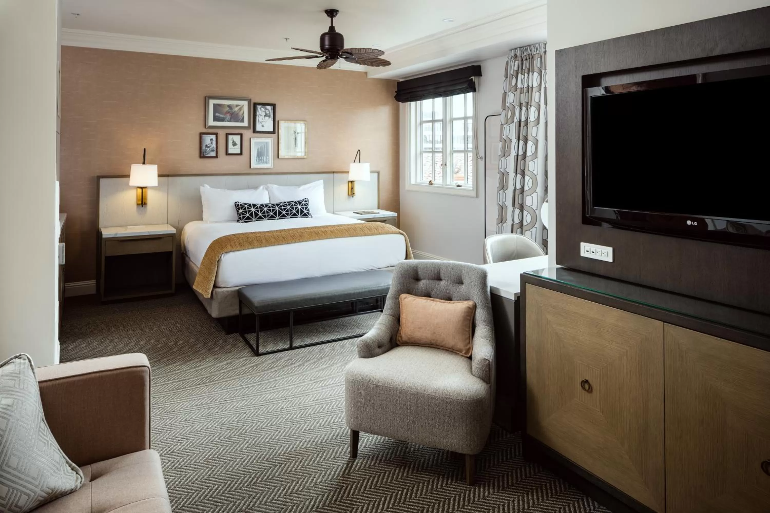 TV and multimedia, Bed in La Valencia Hotel