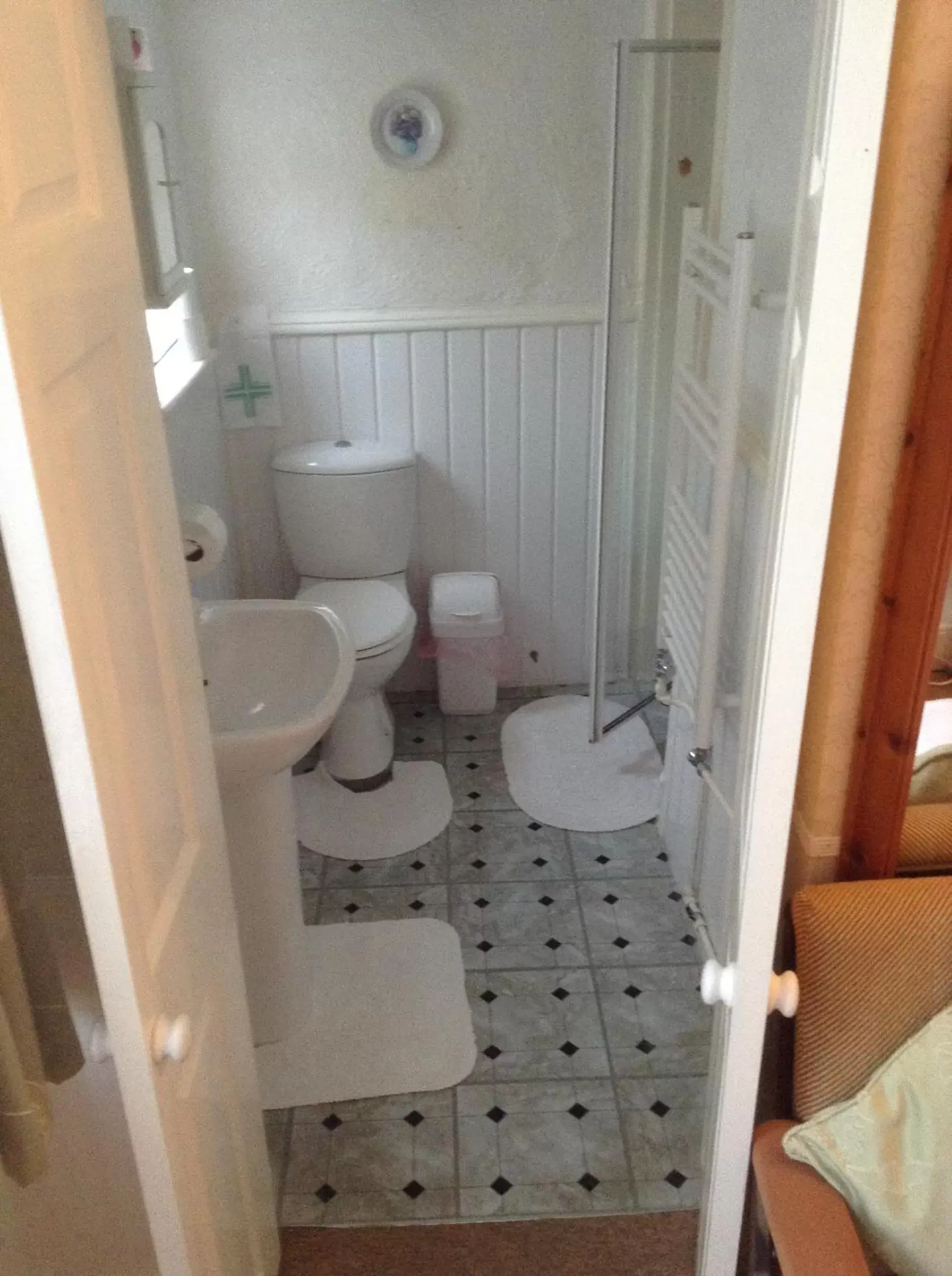 Twin Room with Shower in Claremont Guesthouse Twin Room with Shower in Claremont Guesthouse