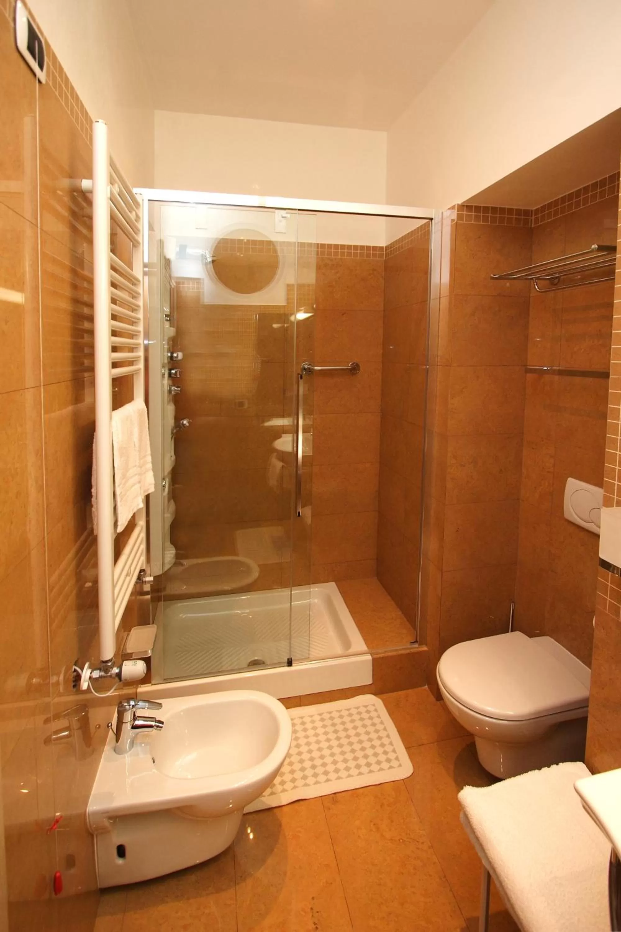 Bathroom in Hotel Roma