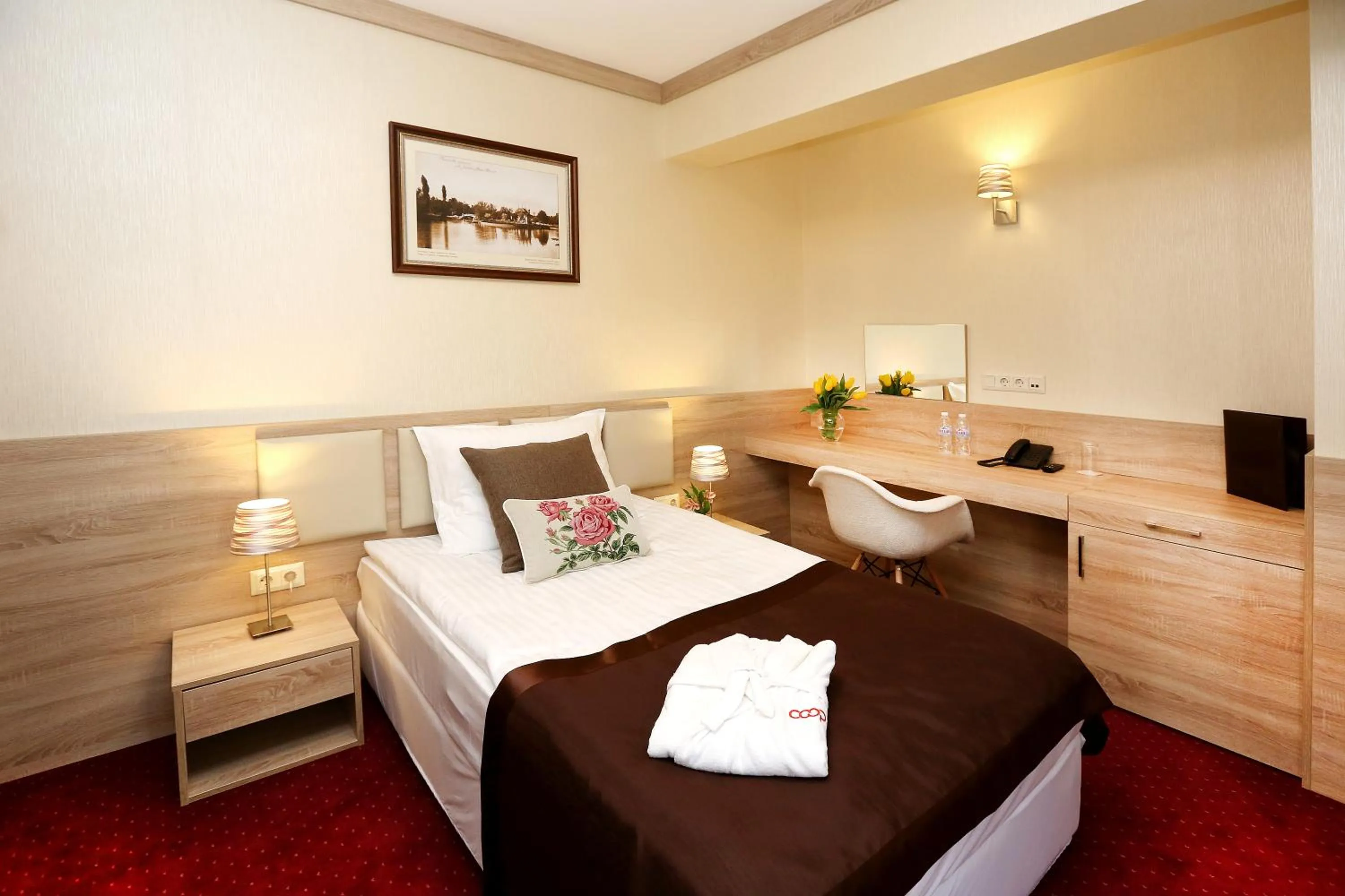 Bedroom, Bed in Hotel COOP, Sofia