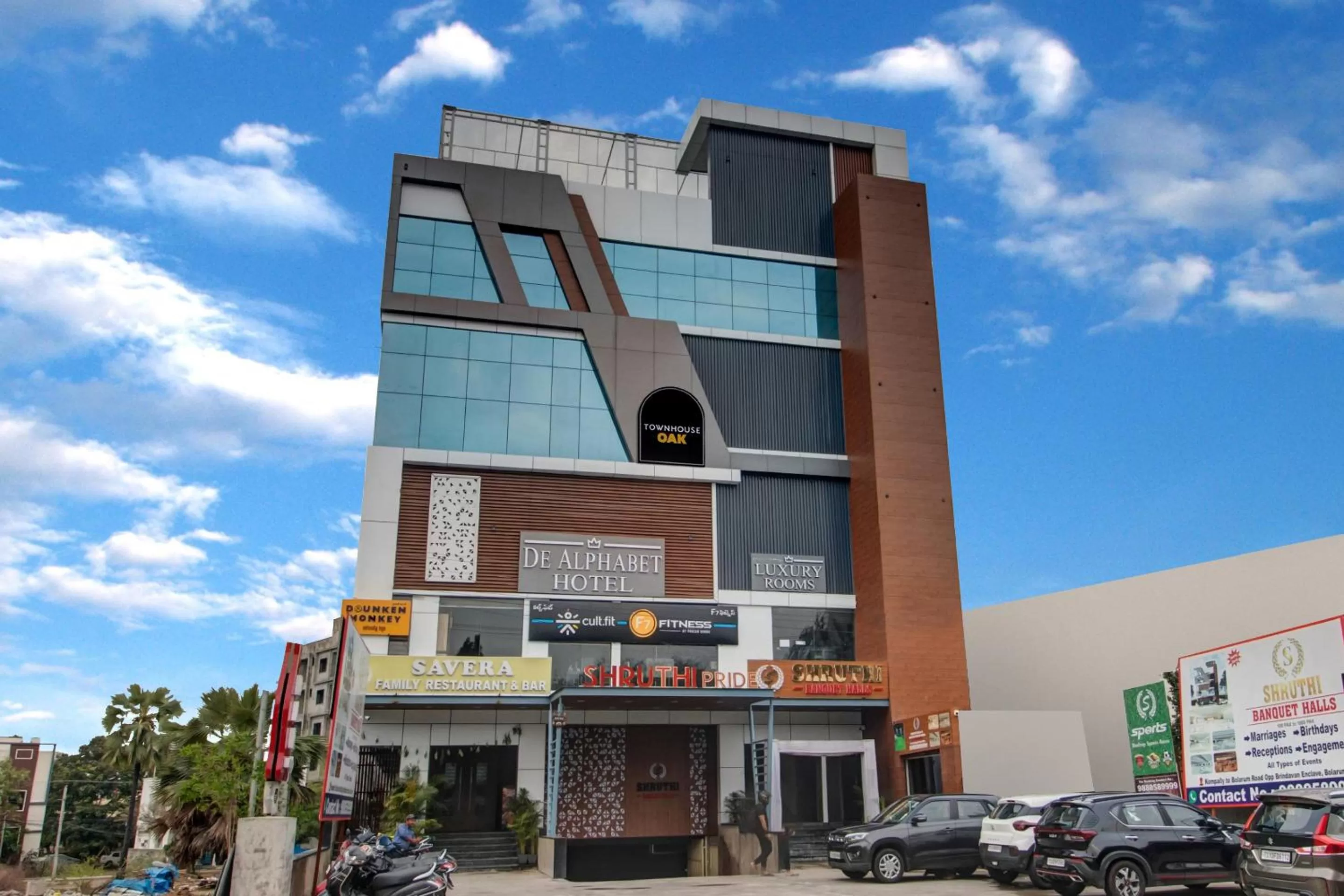 Townhouse OAK De Alphabet Hotel Bolarum