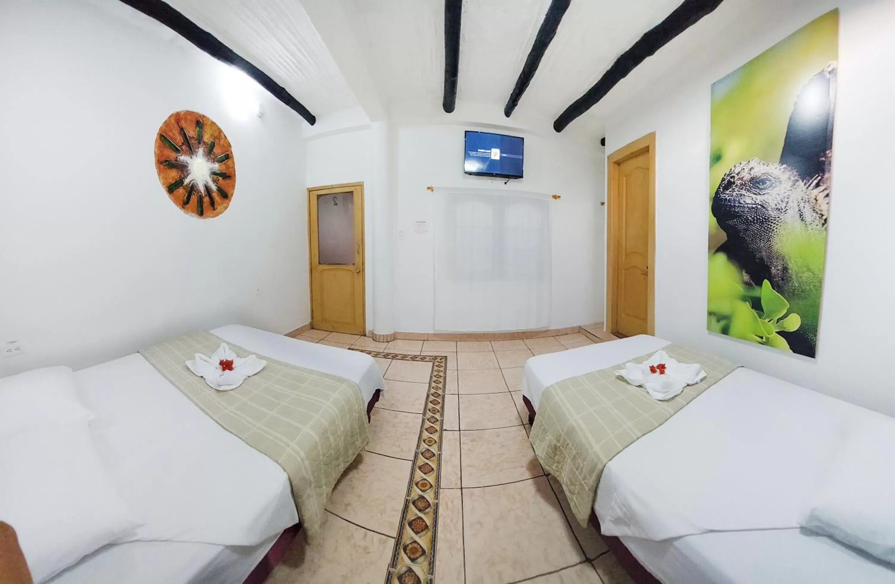 Standard Double Room with Shared Bathroom in Hotel Crossman Standard Double Room with Shared Bathroom in Hotel Crossman