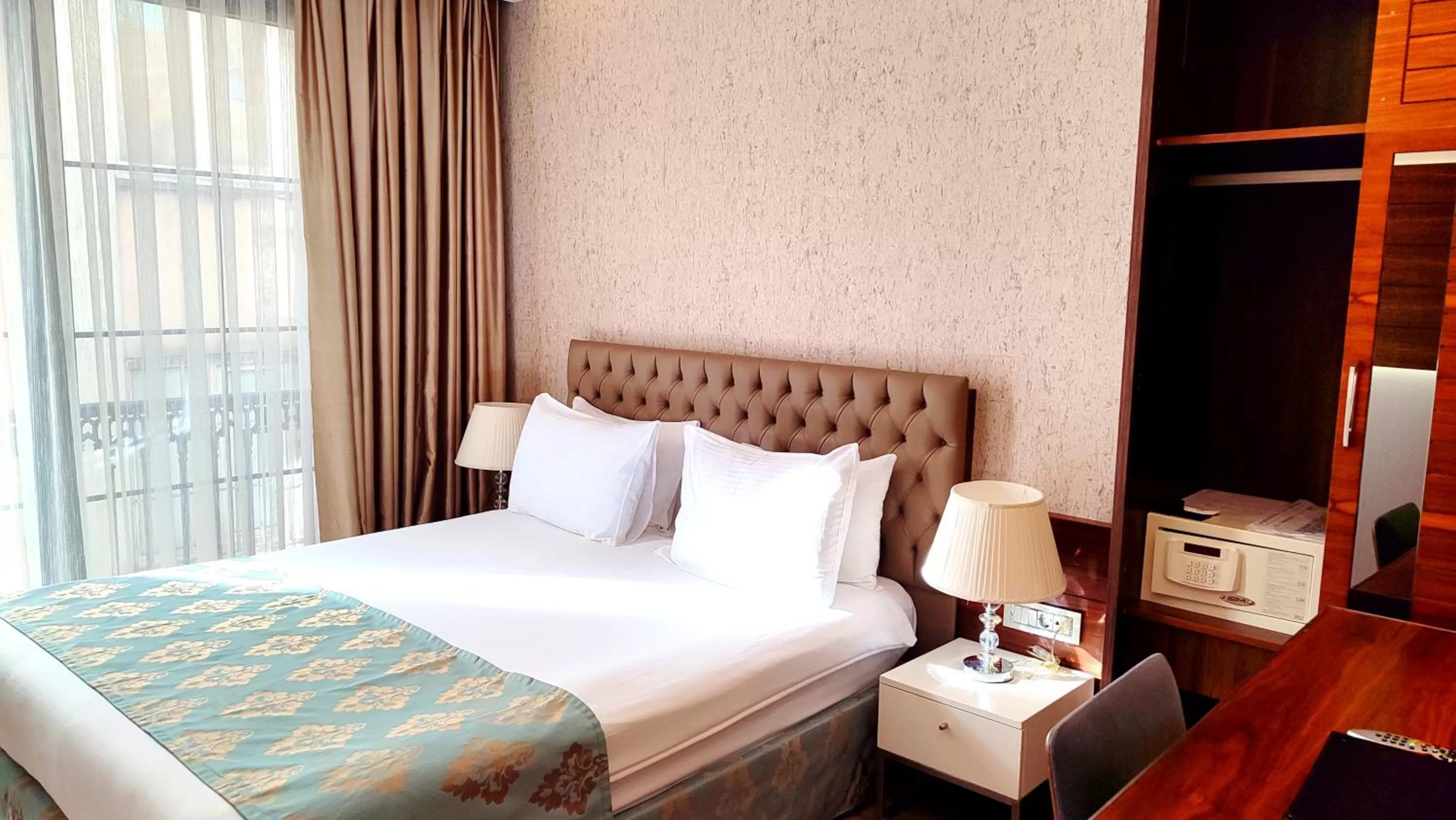 Bed in Old Port Hotel