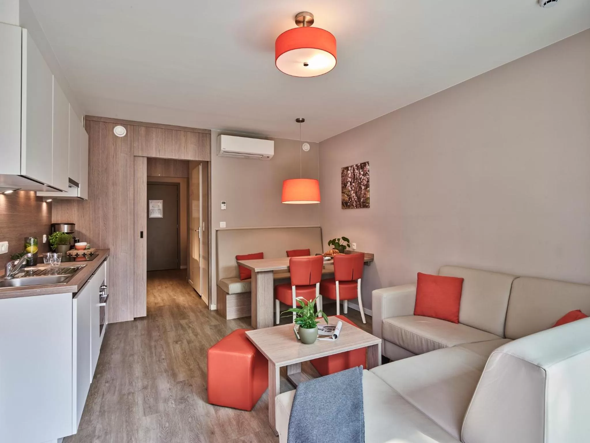 Family Apartment - 5p | 2 Sleeping corners |  Double Bed - Triple Bunk Bed in Holiday Suites Limburg