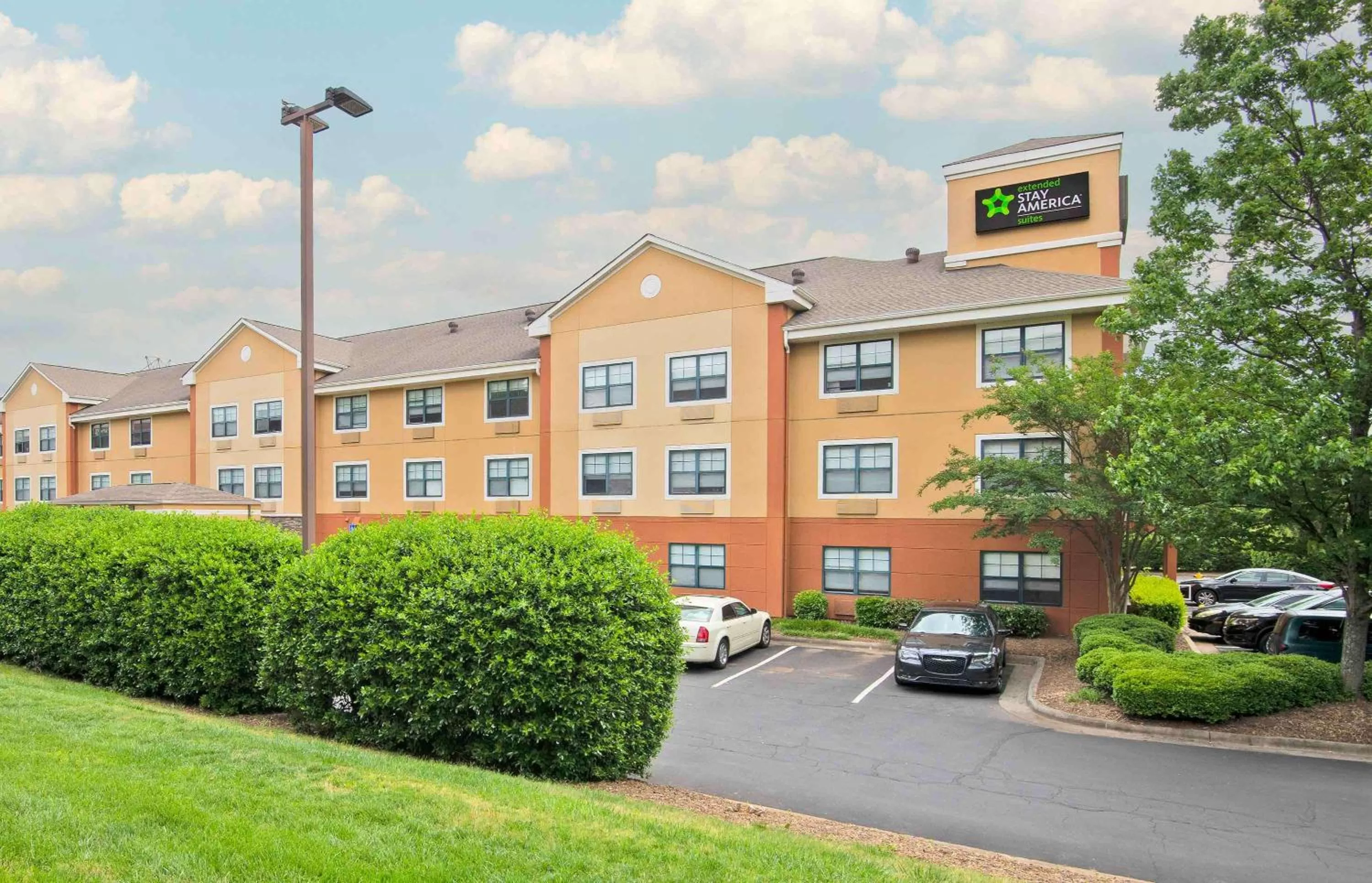 Property building in Extended Stay America Select Suites - Charlotte - Tyvola Rd