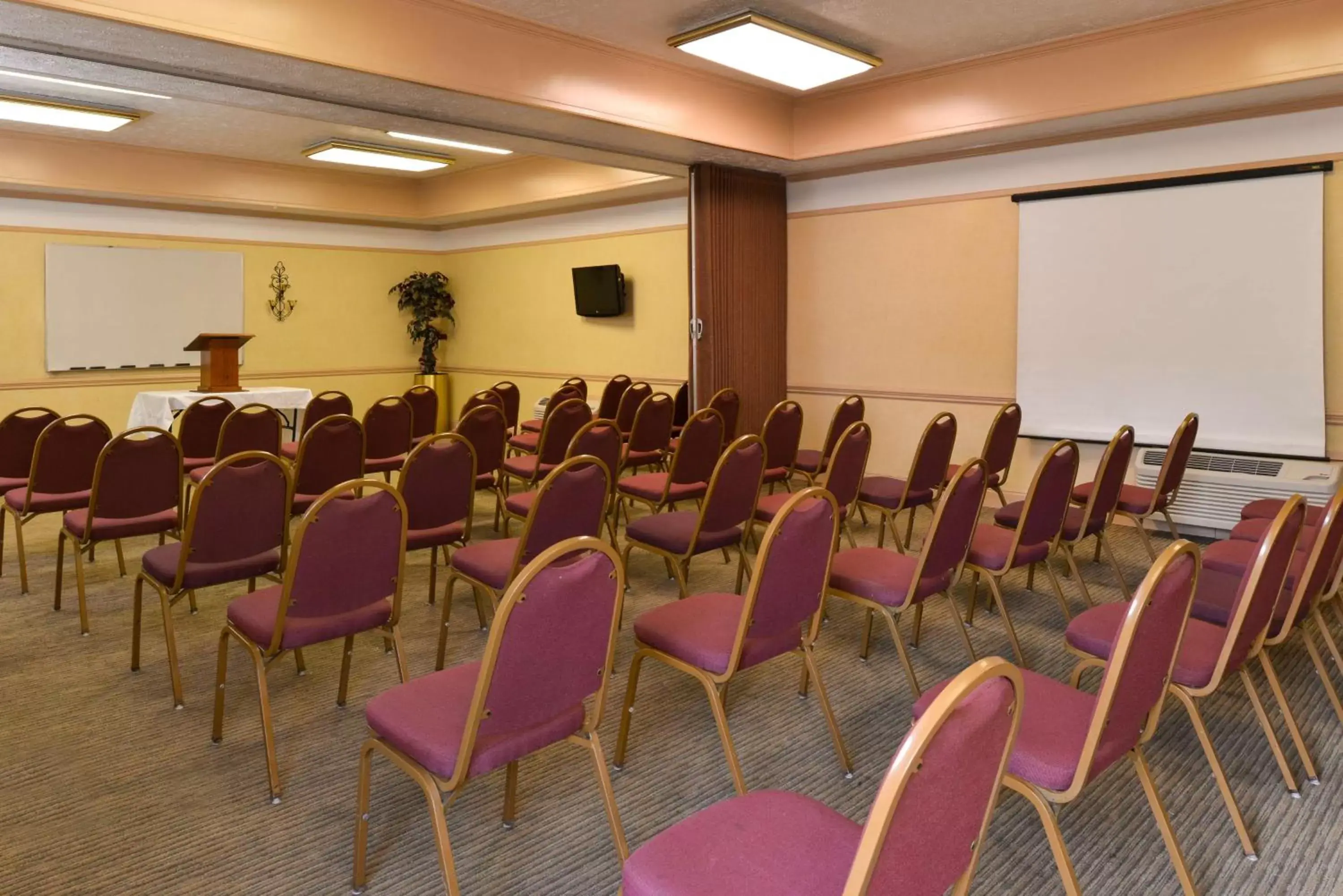 SureStay Plus Hotel by Best Western Fayetteville SureStay Plus Hotel by Best Western Fayetteville