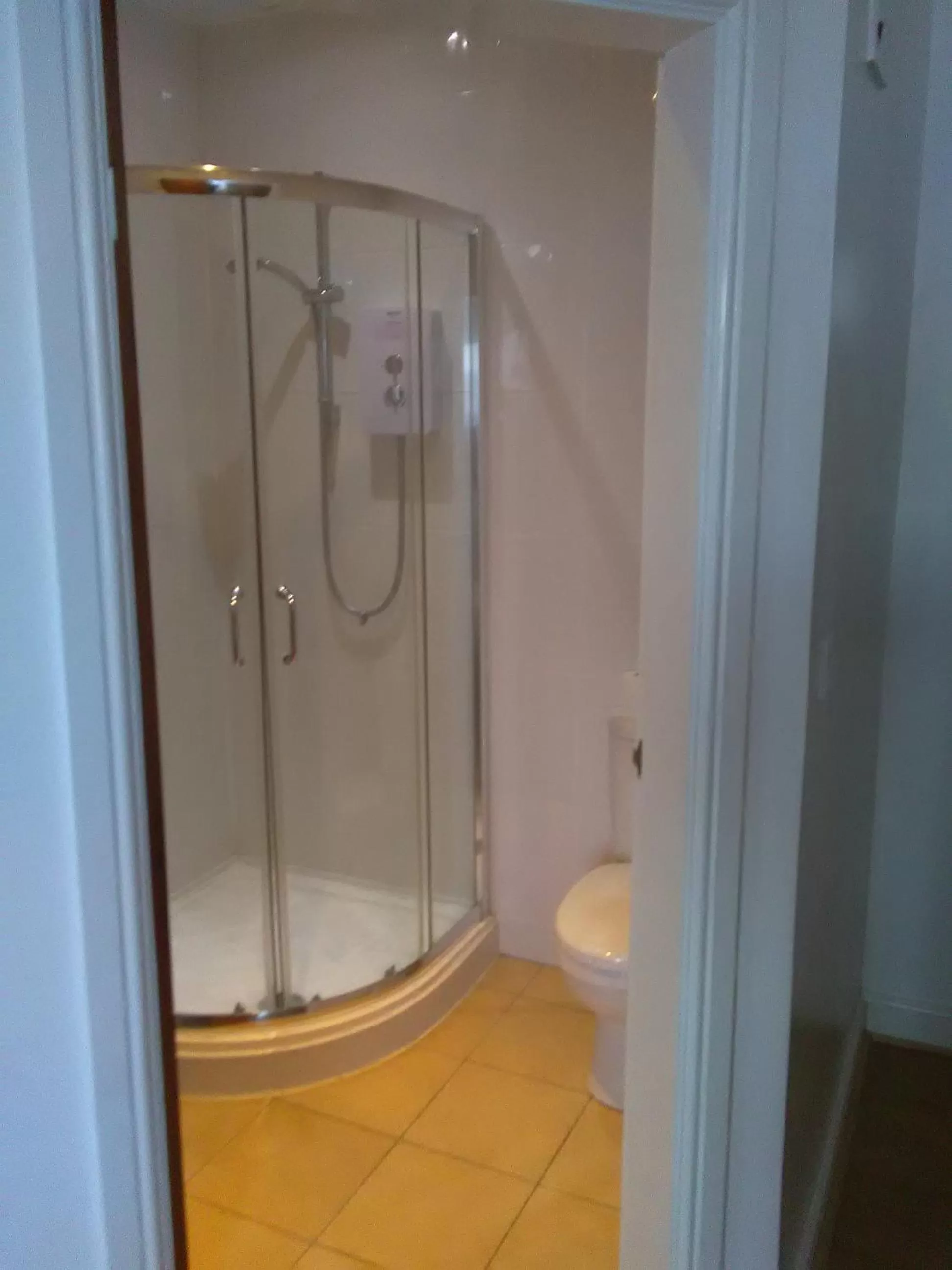 Twin Room with Bathroom in Clifton Hotel Newcastle