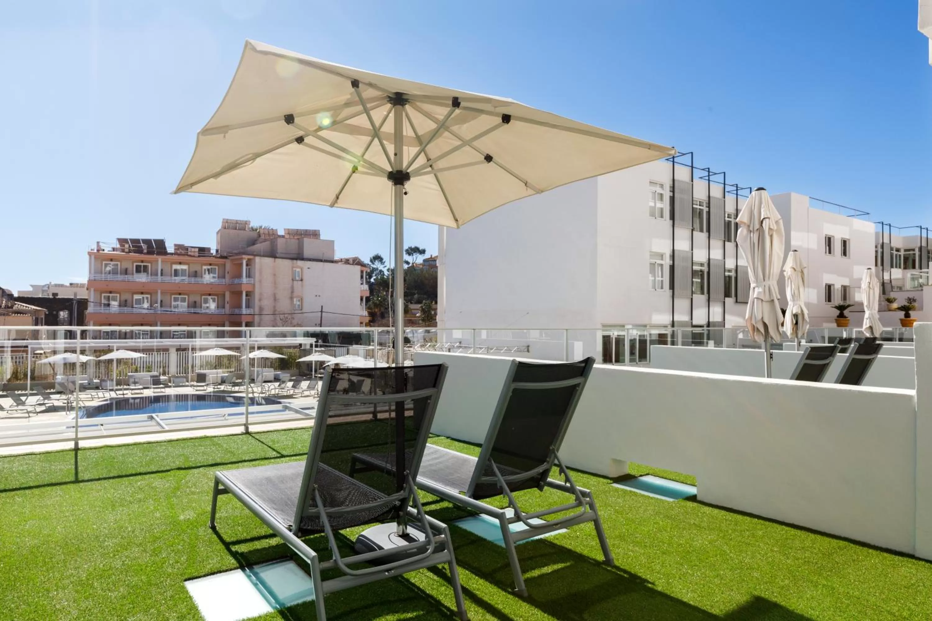 Aparthotel y Hotel Paguera Beach