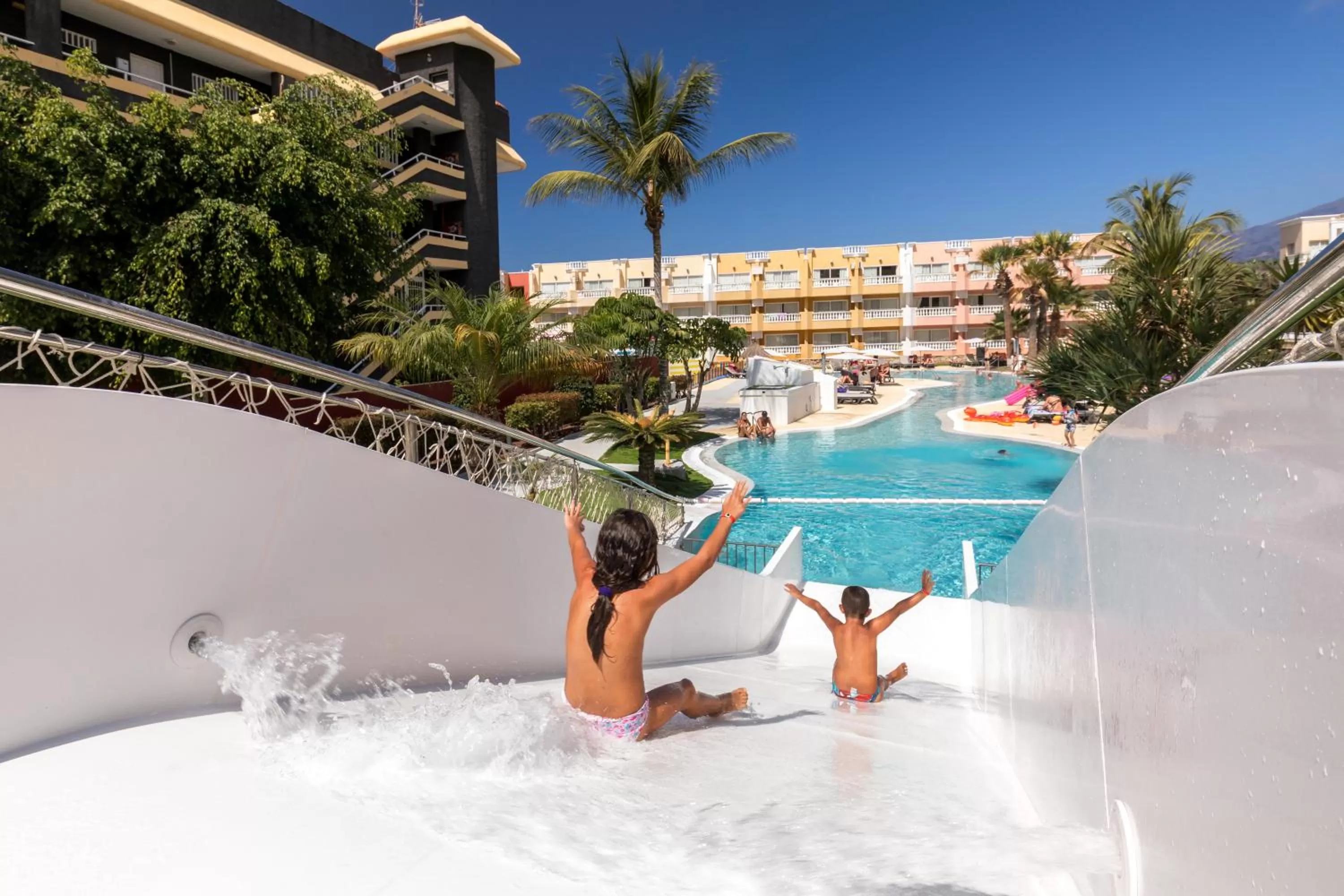 Swimming pool in Allegro Isora