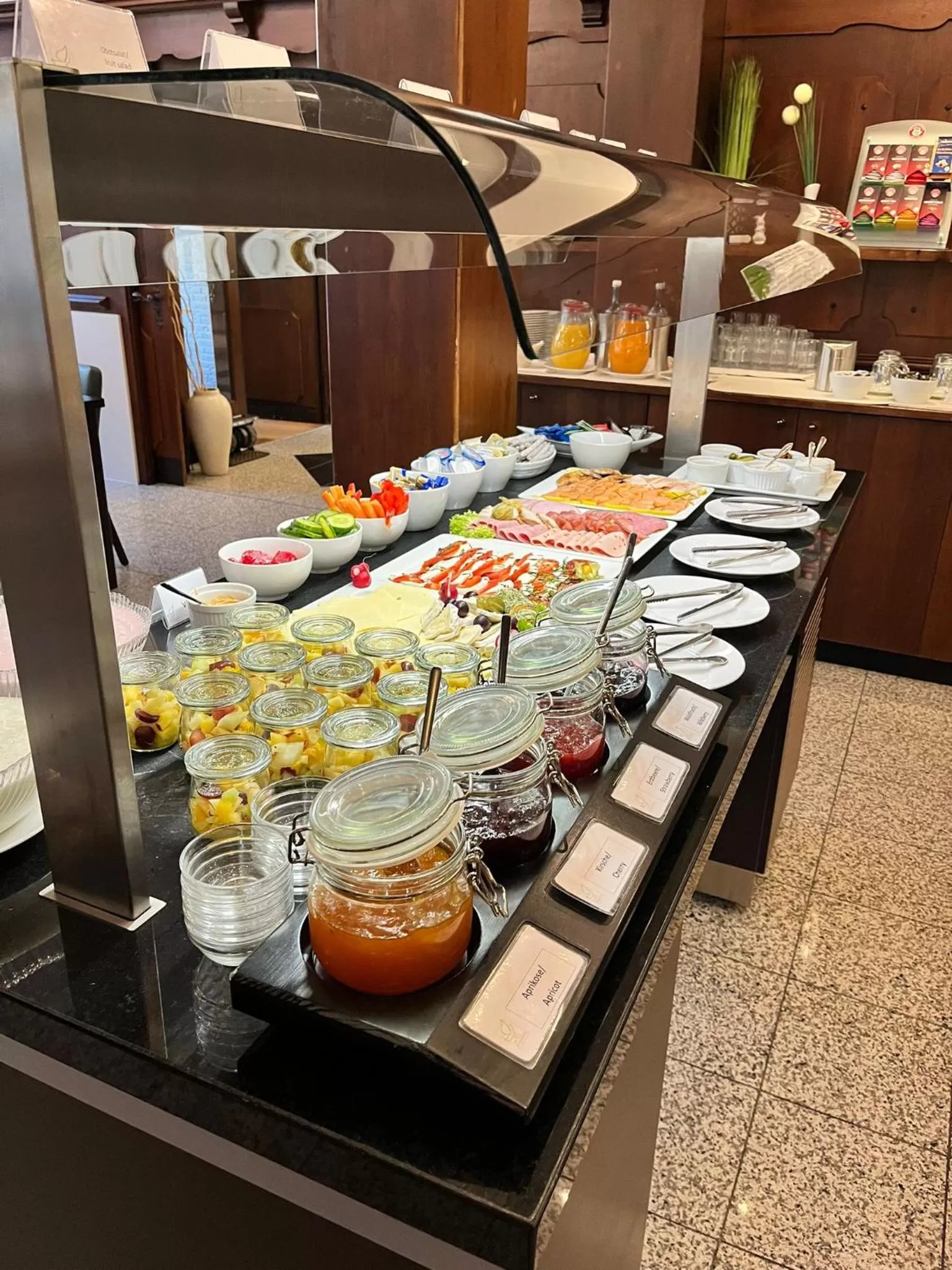 Food and drinks in Boutique-garni Hotel Papillon