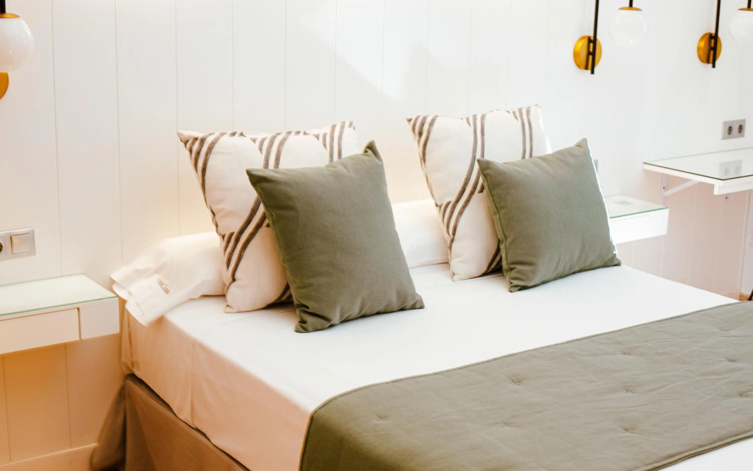 Photo of the whole room, Bed in Hotel Oasis