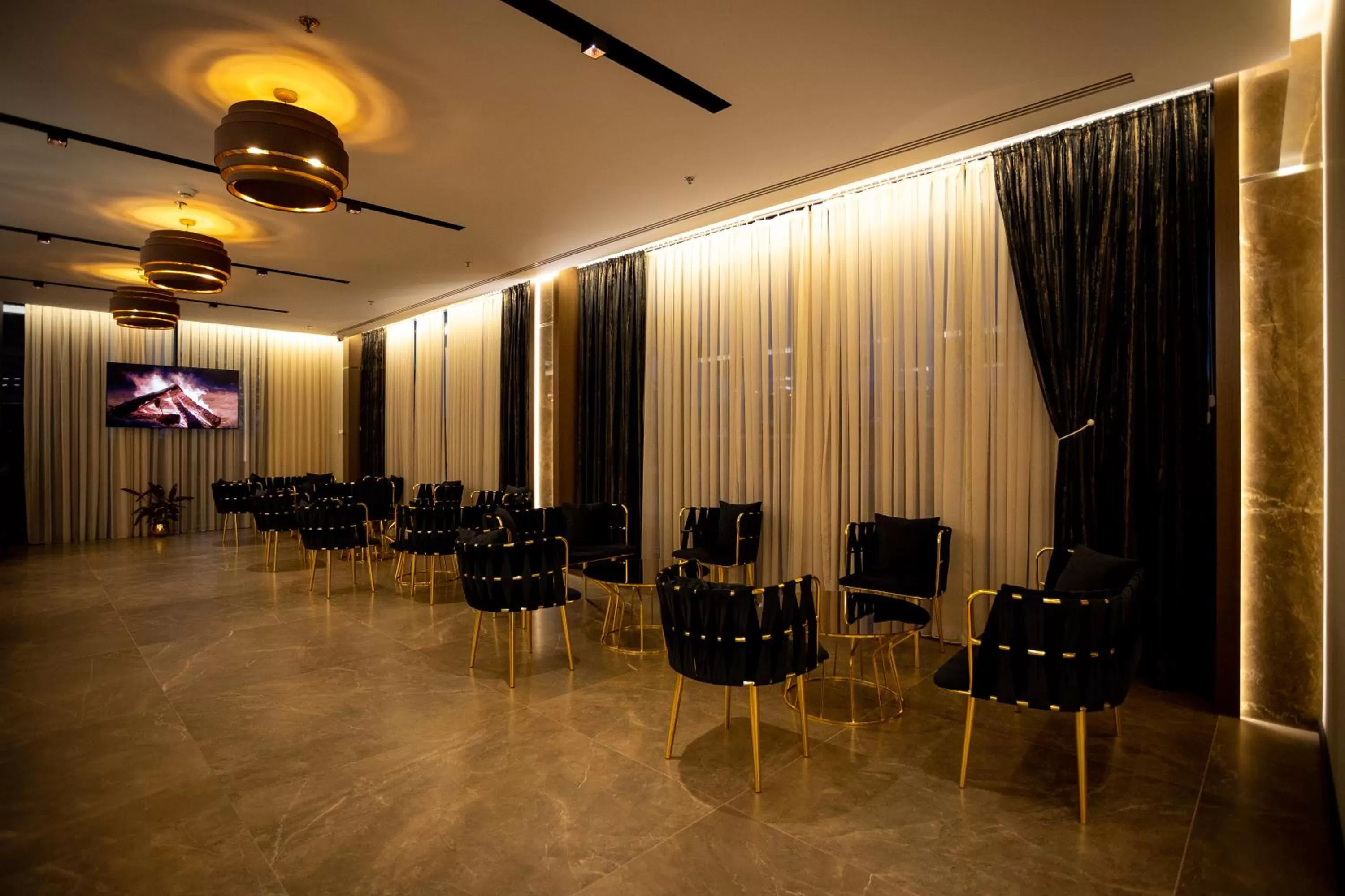 Lounge or bar in Deluxe Resort and SPA