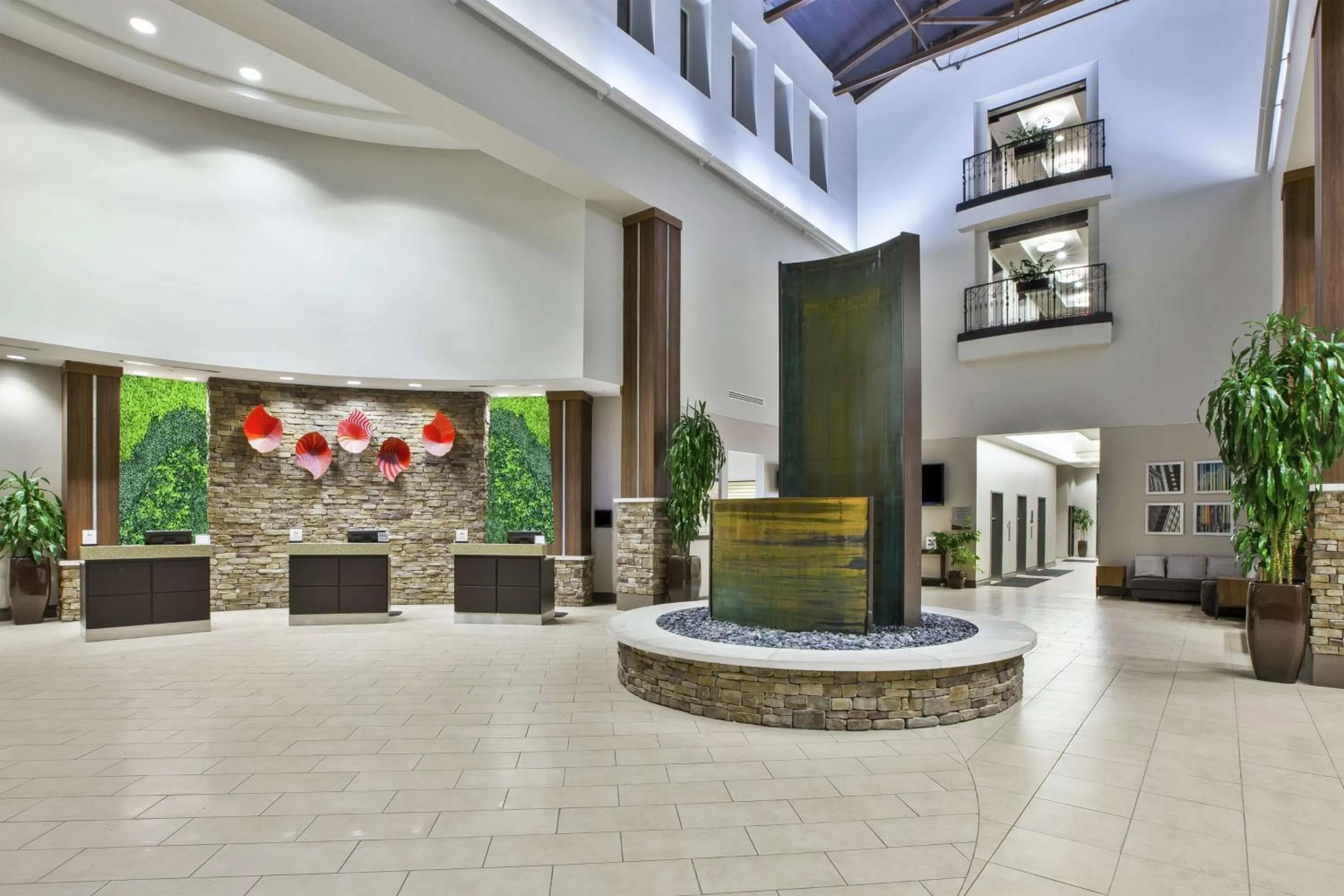 Lobby or reception in Embassy Suites Columbus - Airport