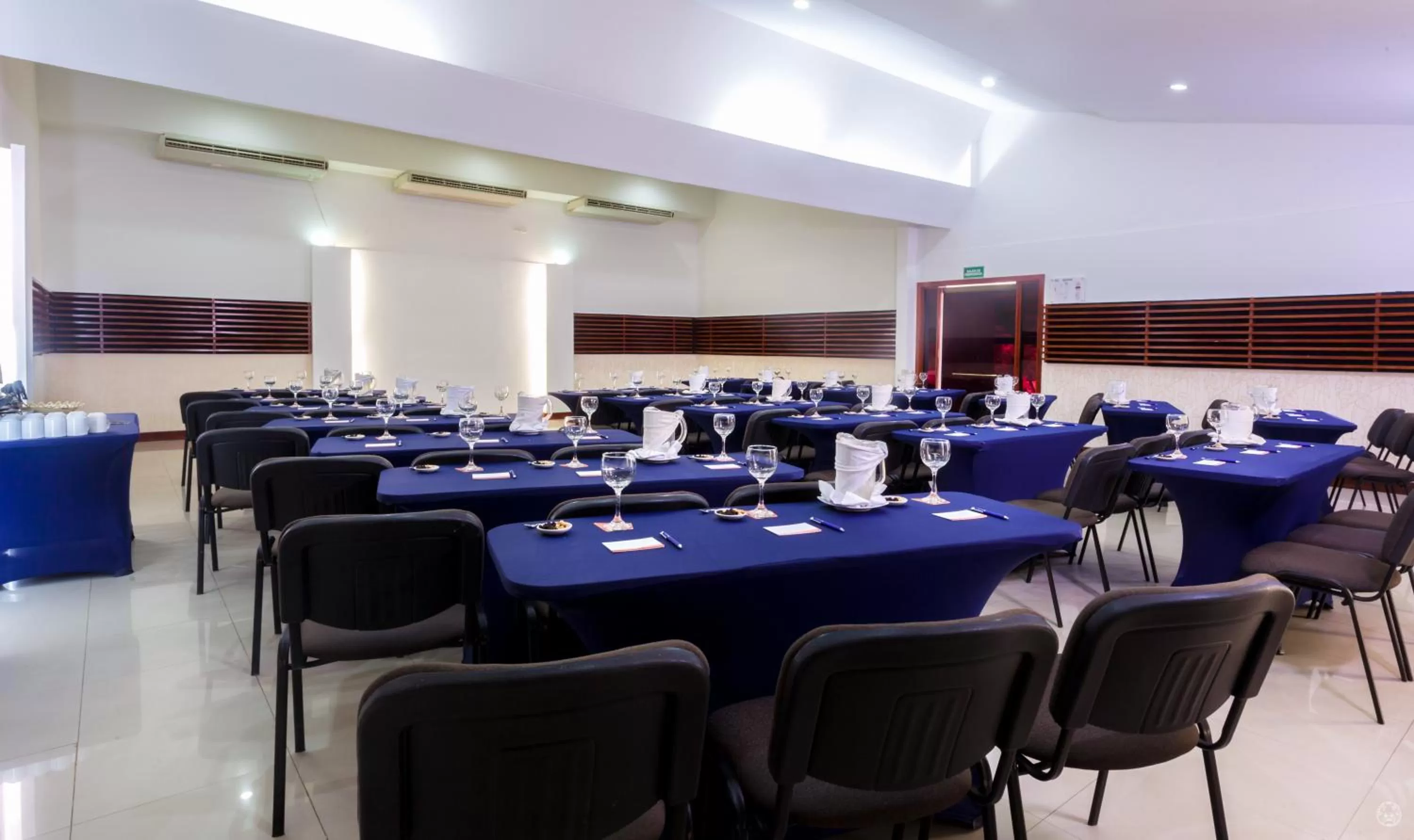 Business facilities in GHL Hotel Club el Puente