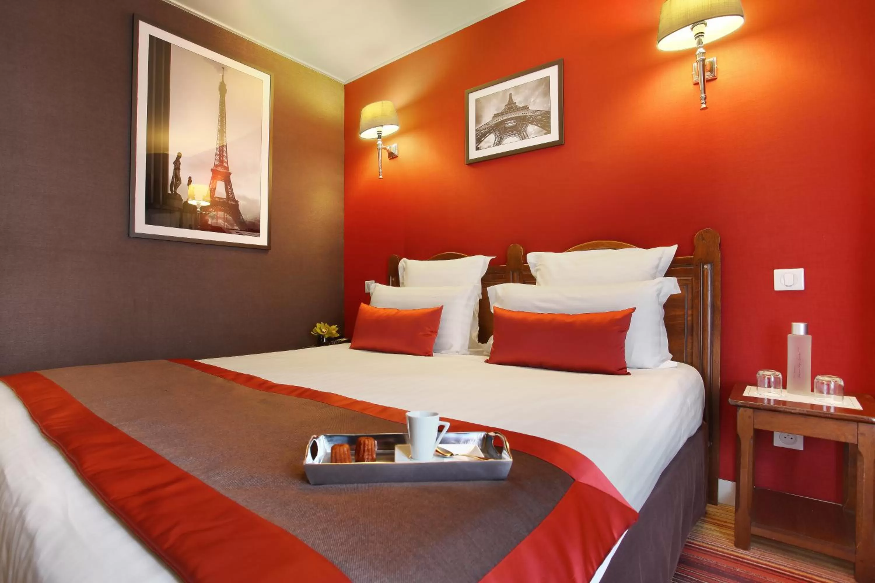 Bedroom, Bed in Hotel Trianon Rive Gauche