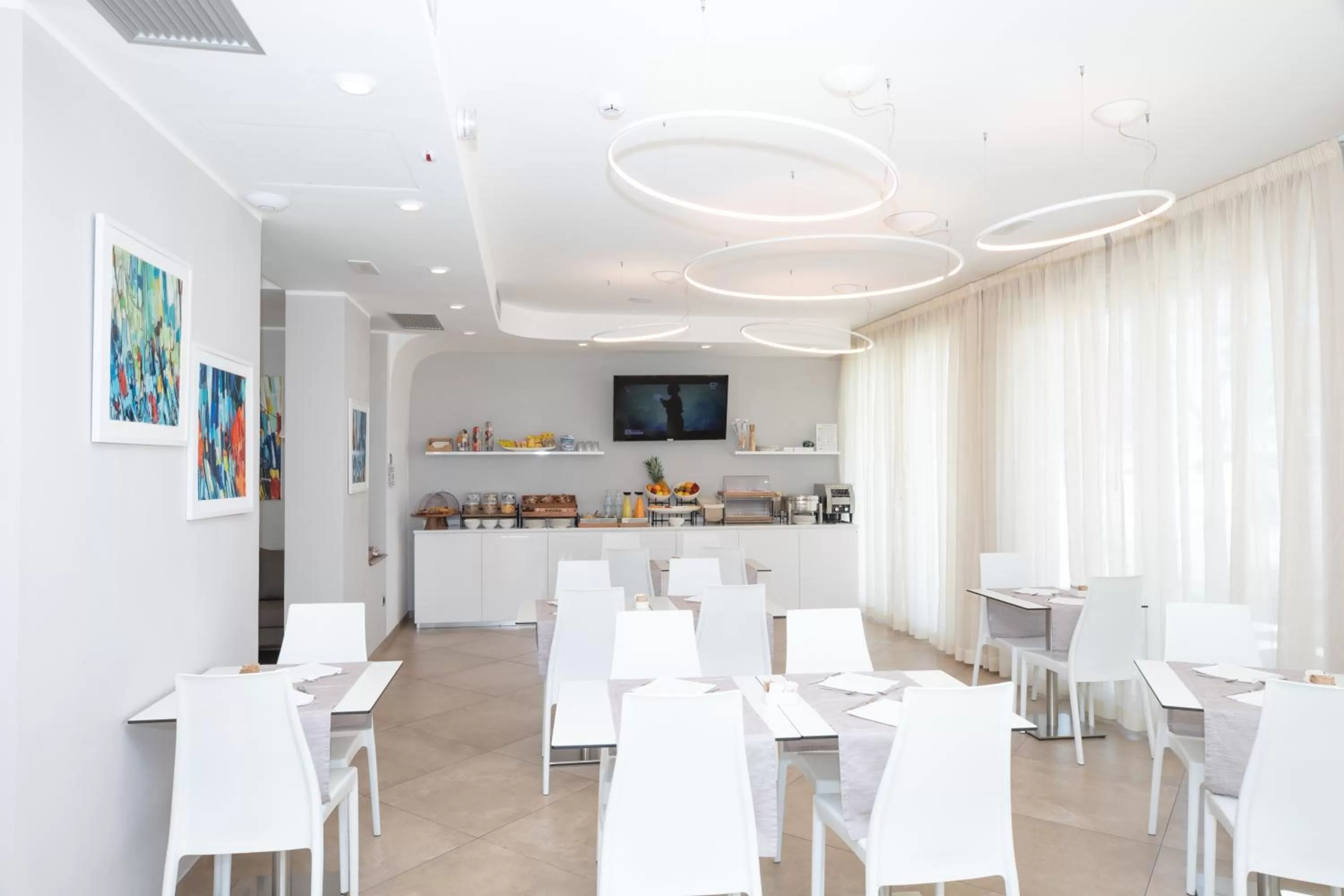 Restaurant/places to eat in Hotel Baby