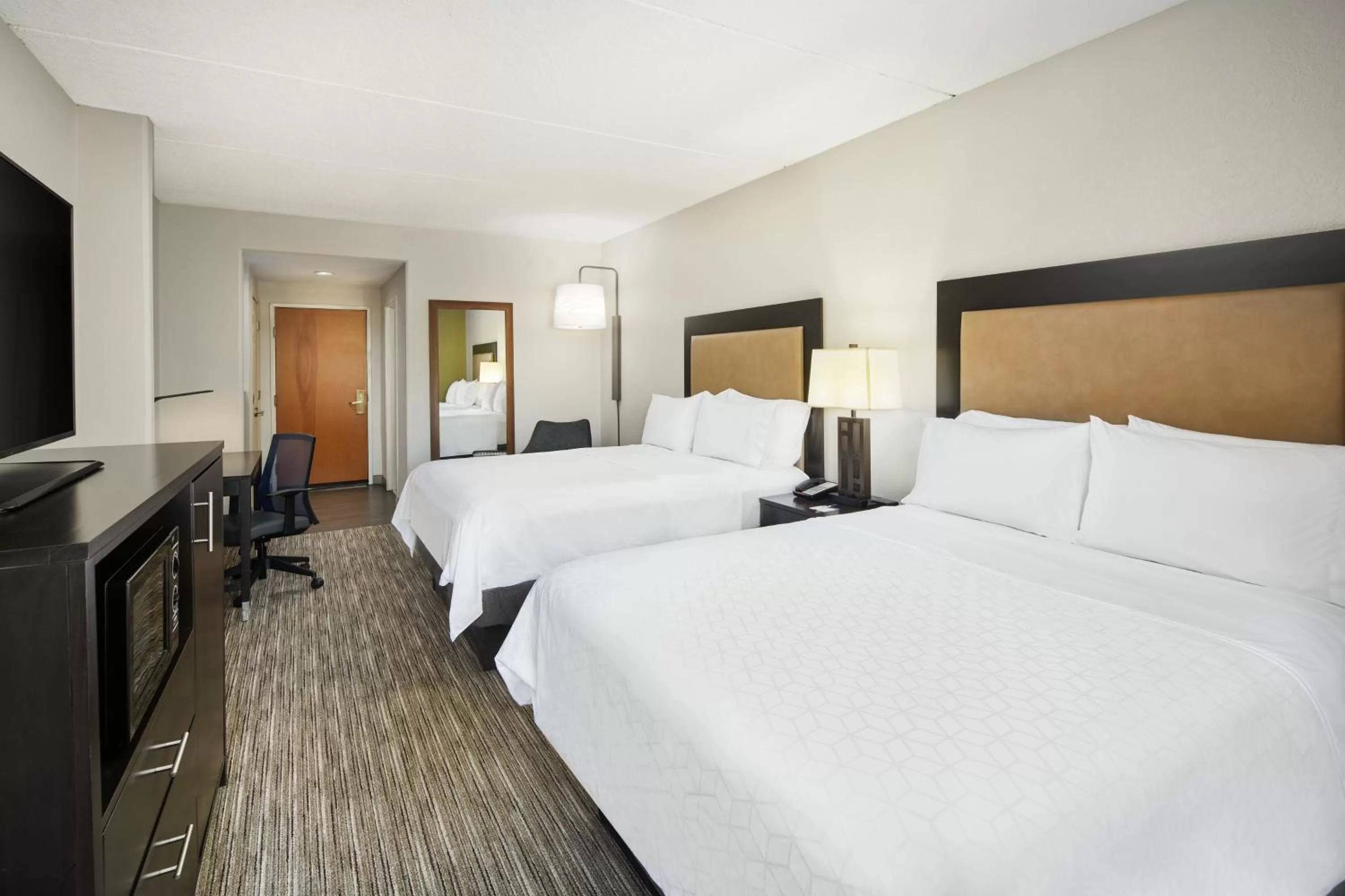 Queen Room with Two Queen Beds - Disability Access Roll in Shower in Holiday Inn Express & Suites Jacksonville South East - Medical Center Area, an IHG Hotel