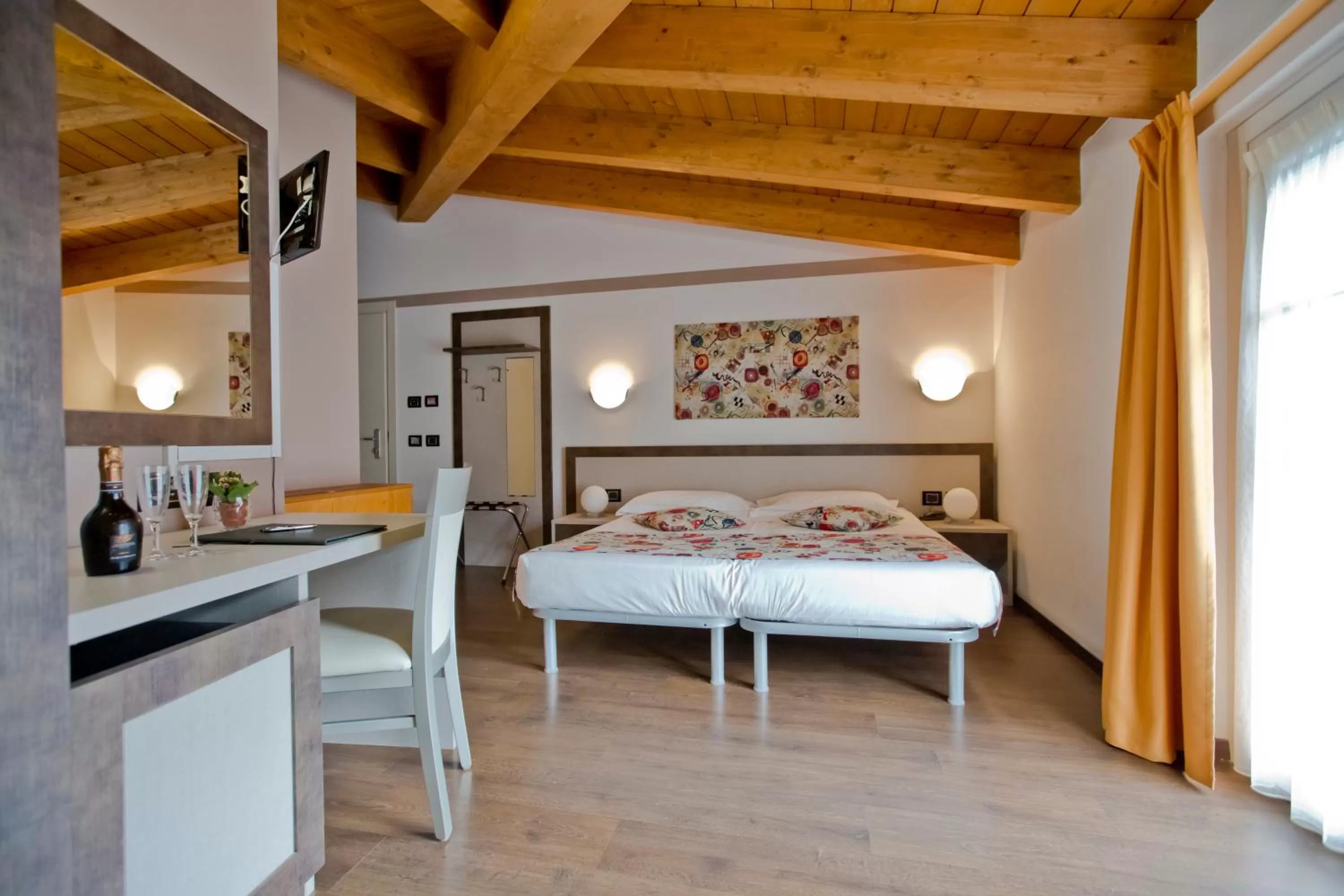 Bed in Hotel Lago di Como