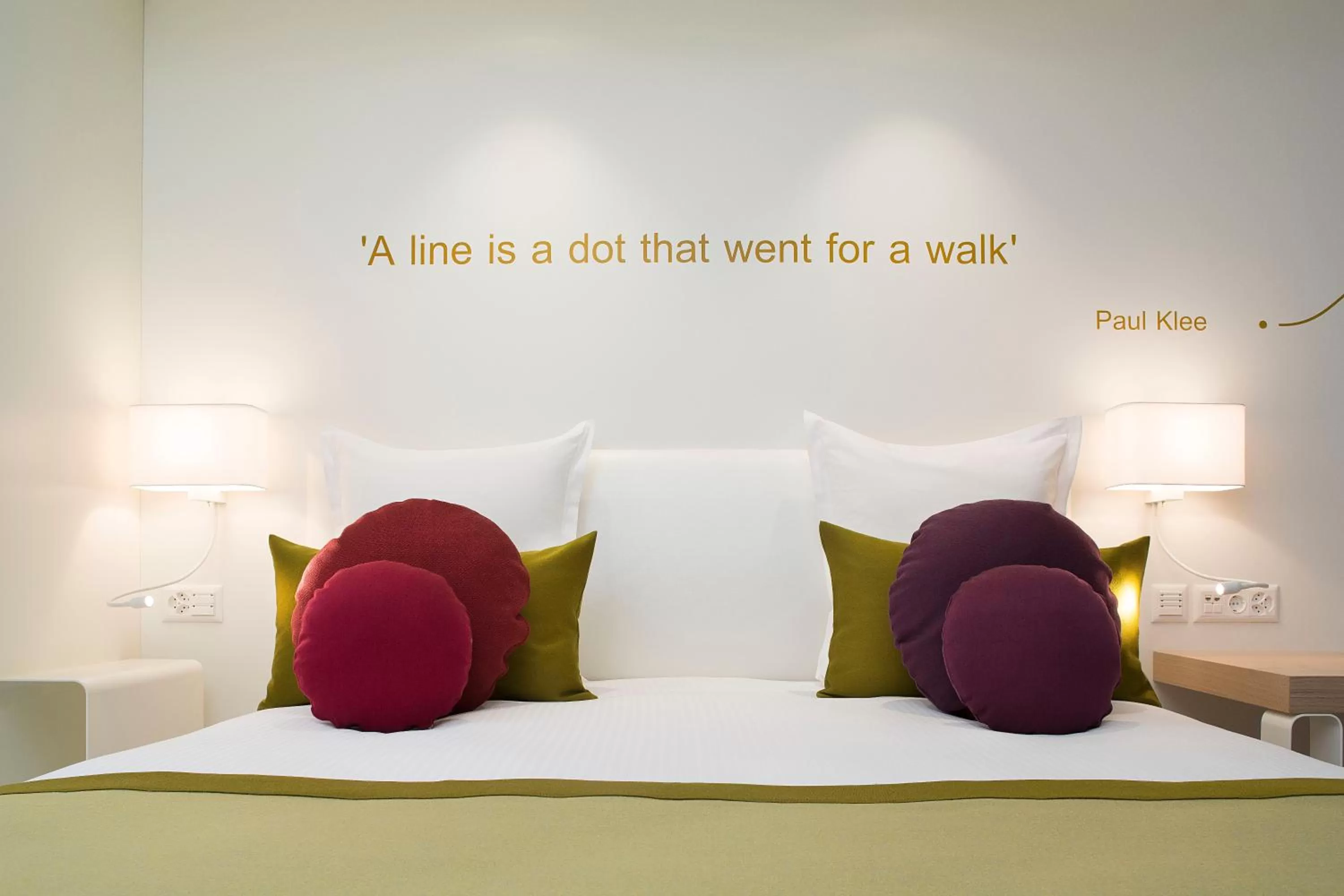 Bed in The Passage - Urban Retreat