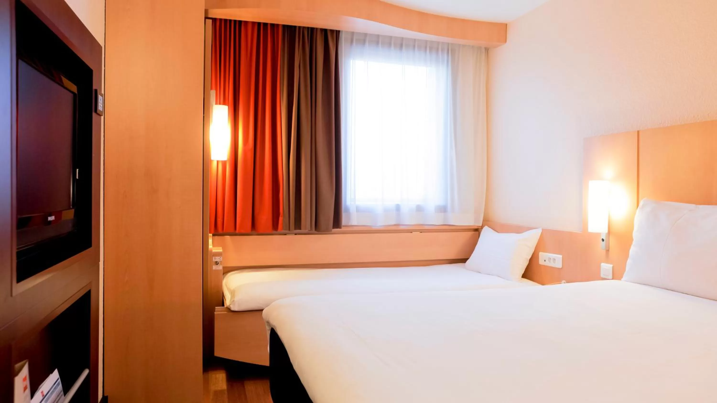 Bed in ibis Lyon Gare Part Dieu