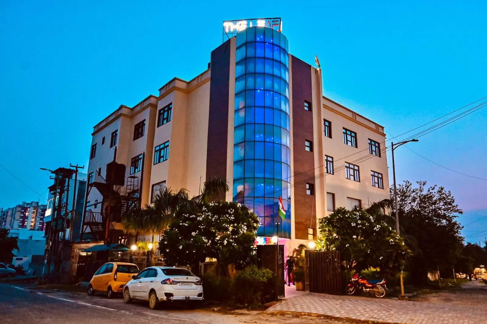 Property building in Hotel The Leaf - Gomti Nagar Lucknow