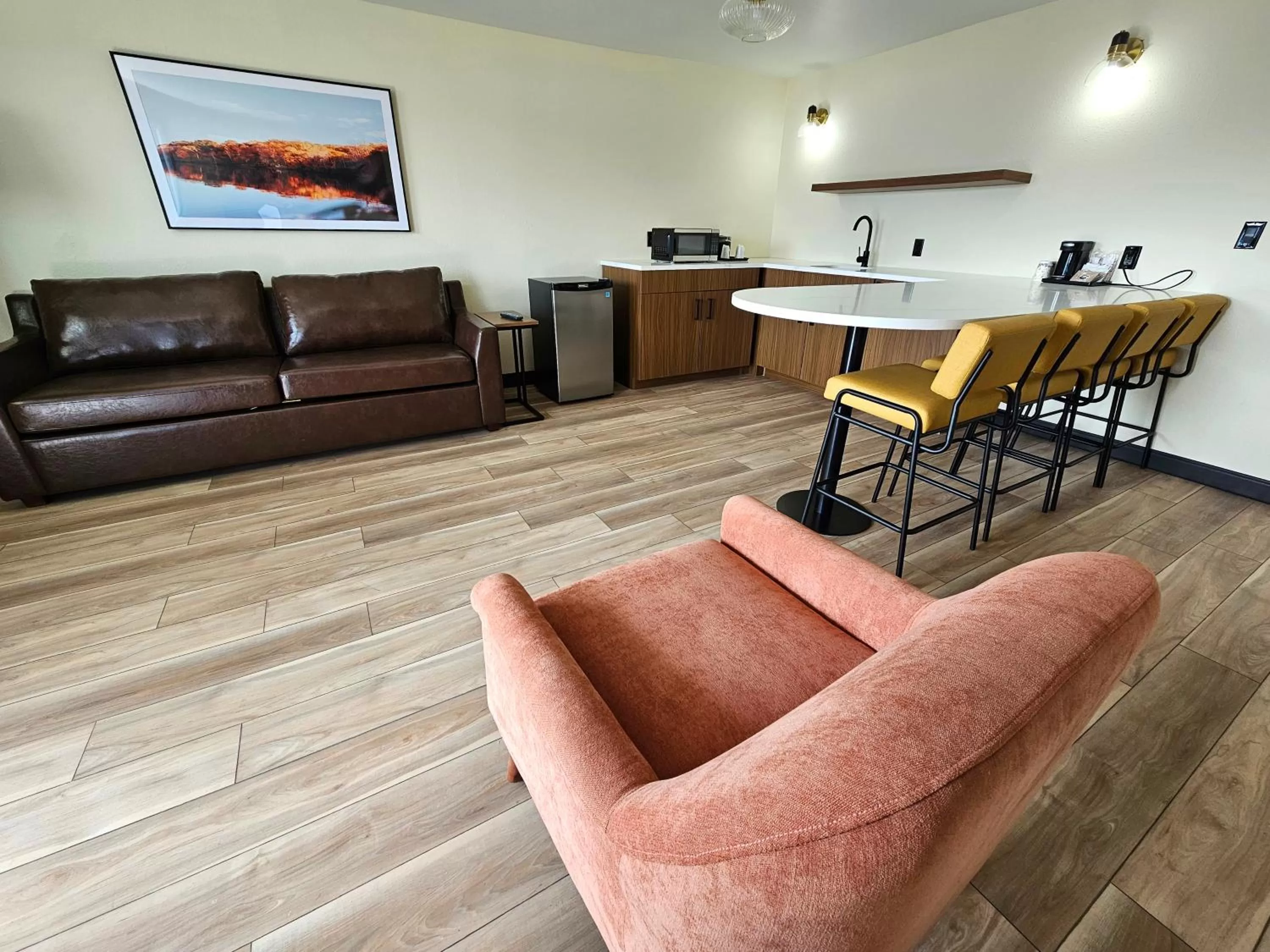 Living room in The Hotel Laurel at Seneca