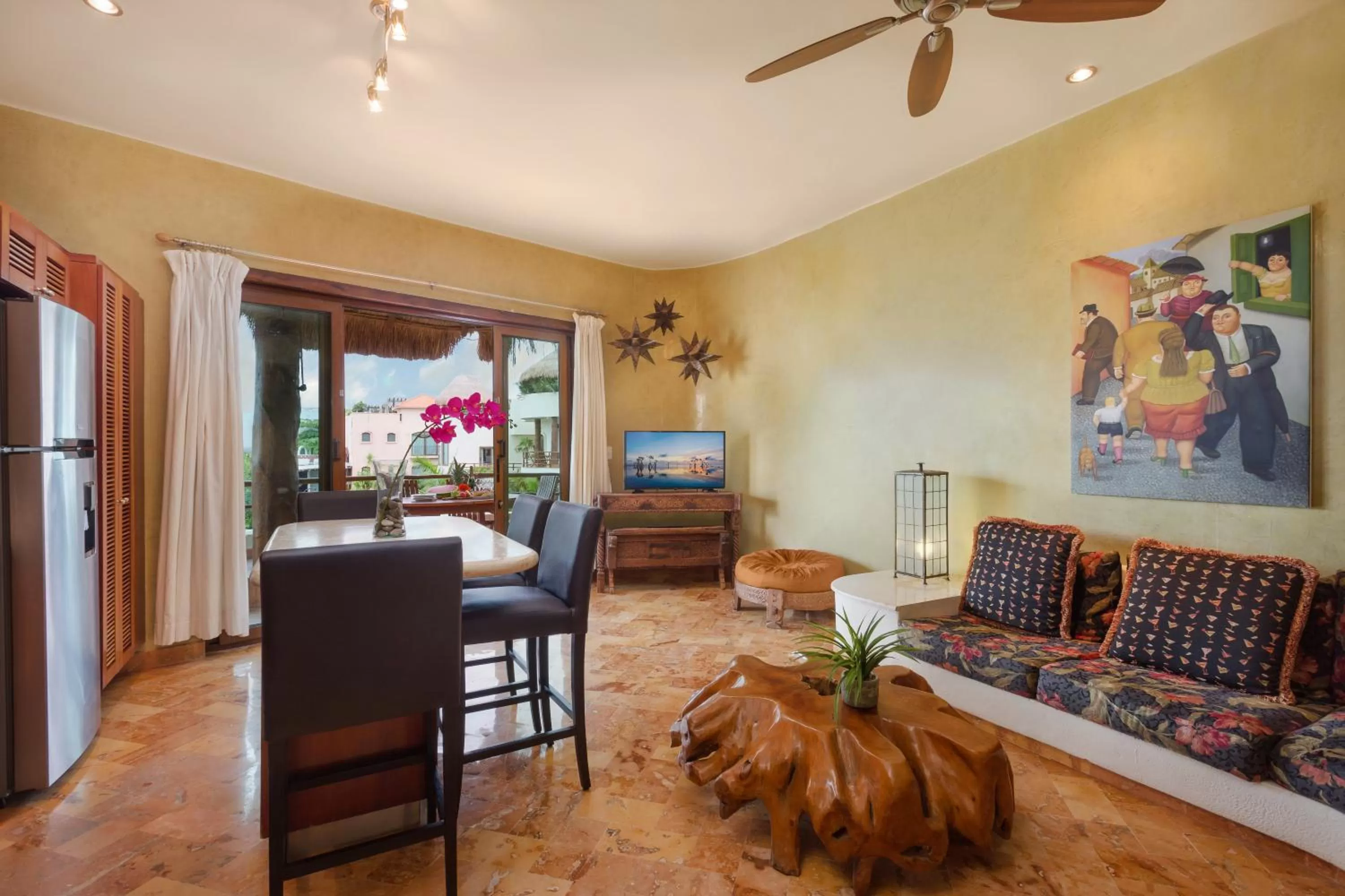 TV and multimedia in Porto Playa Condo Hotel and Beach Club