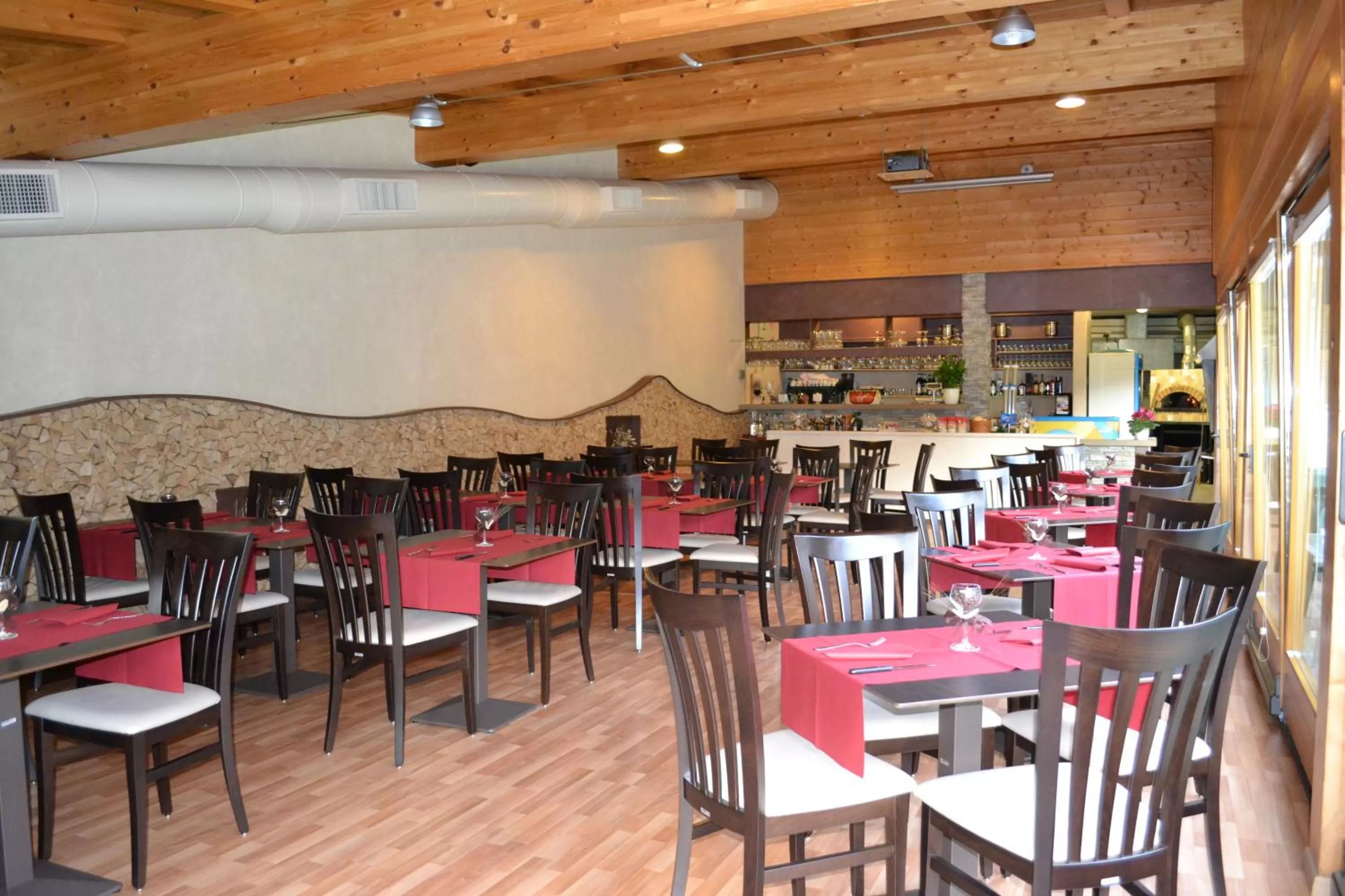 Restaurant/places to eat in Hotel Aurora