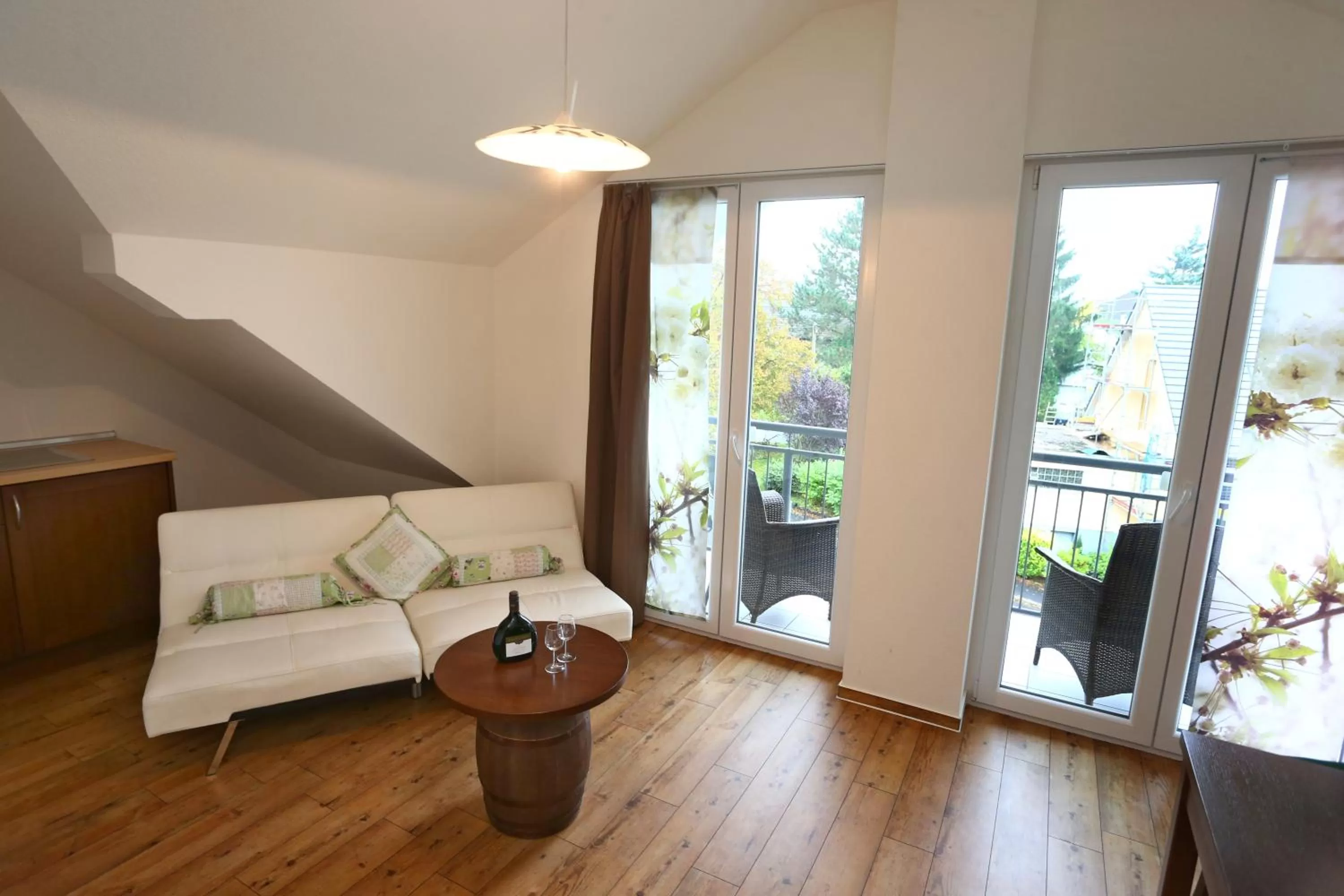 Photo of the whole room in Wein-Träume