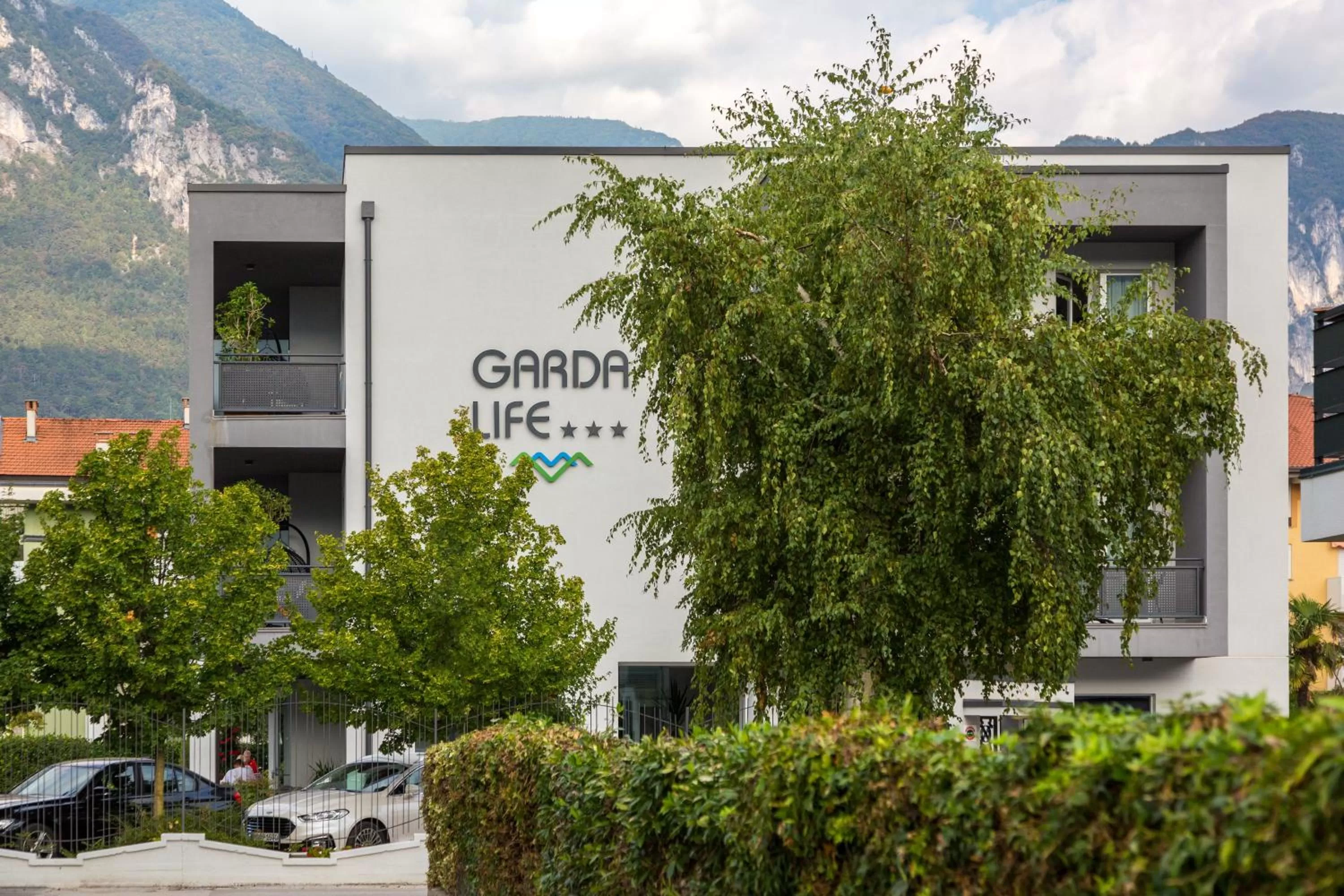 Facade/entrance in Garda Life