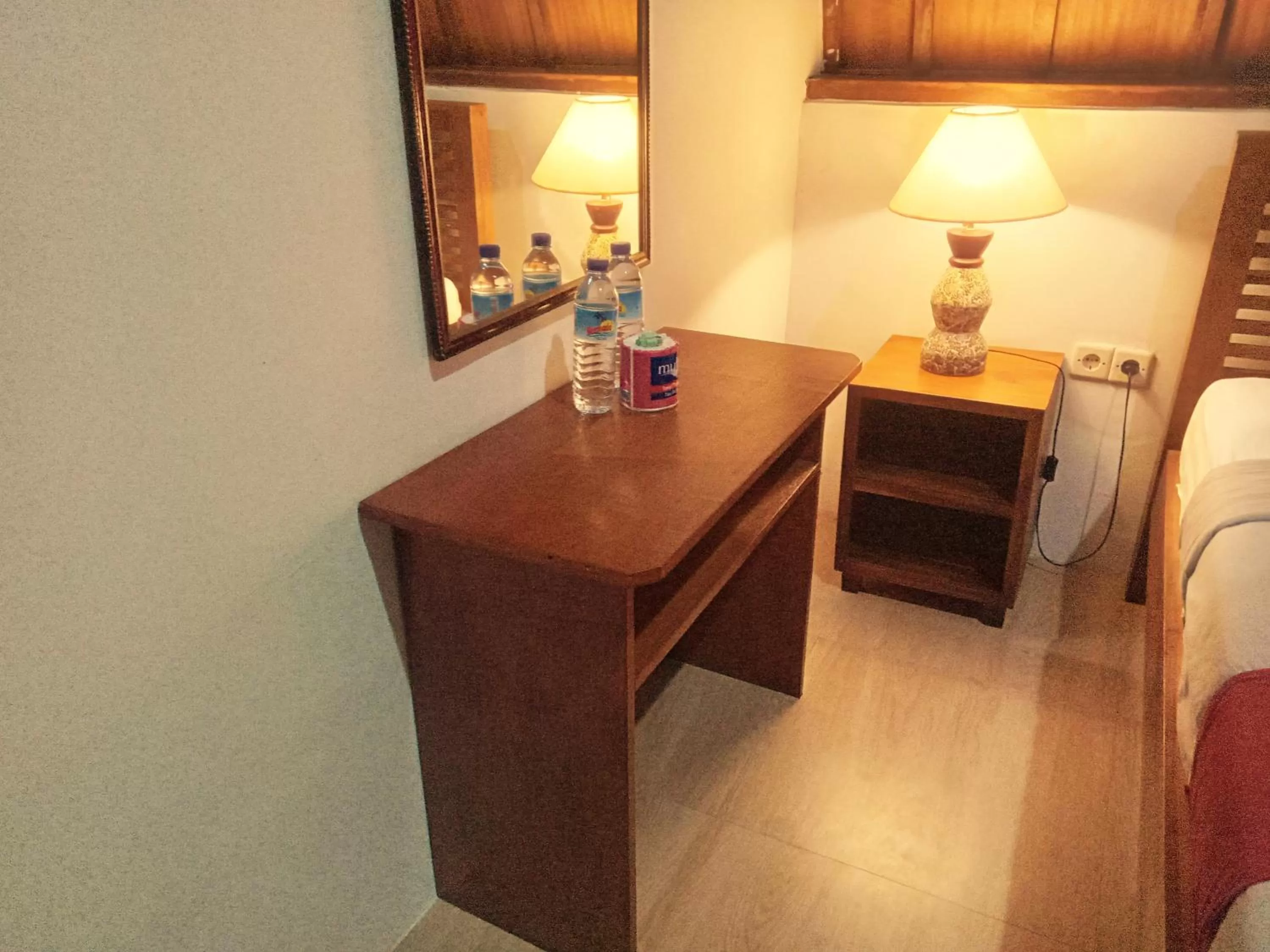 hair dresser, Bed in Uki village bungalows