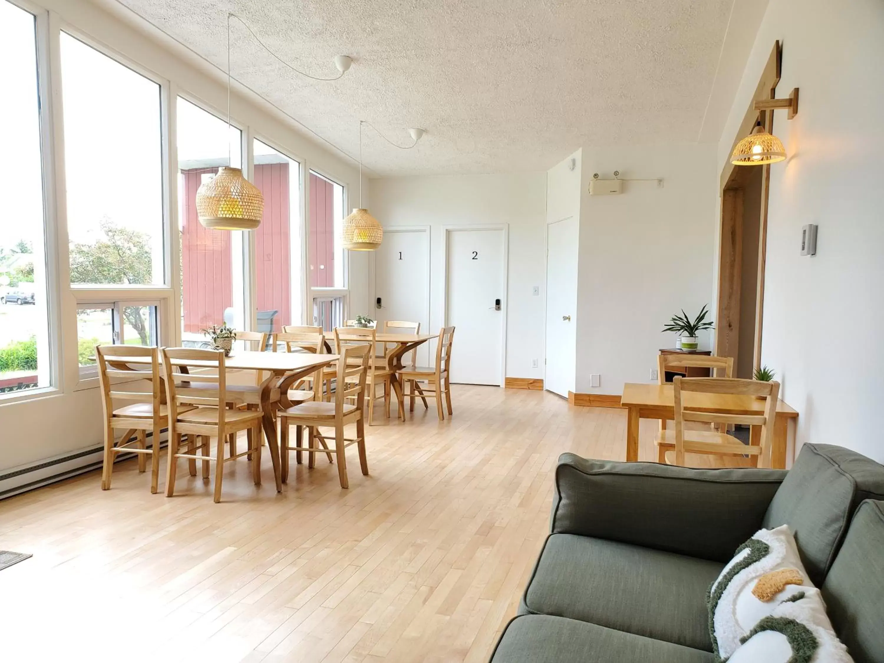 Queen Room with Shared Bathroom in Auberge Mélilot Queen Room with Shared Bathroom in Auberge Mélilot