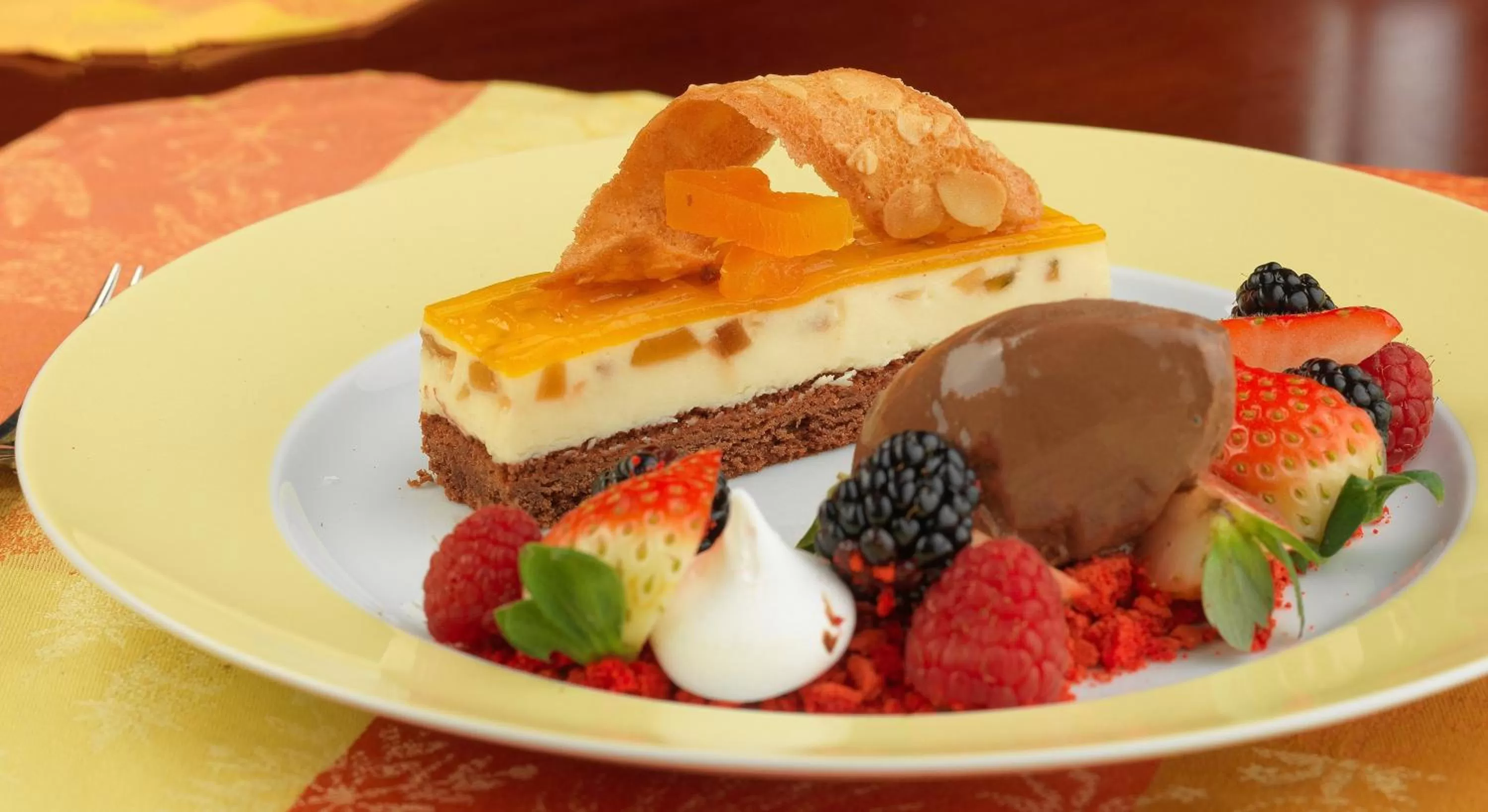 Restaurant/places to eat in Crowne Plaza Jeddah by IHG