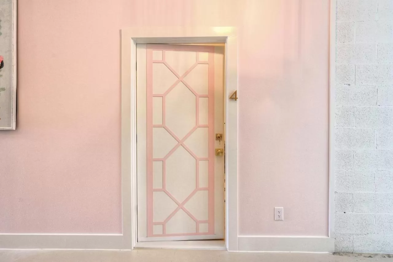 Bathroom in THe Oleander Hotel Room Number 4