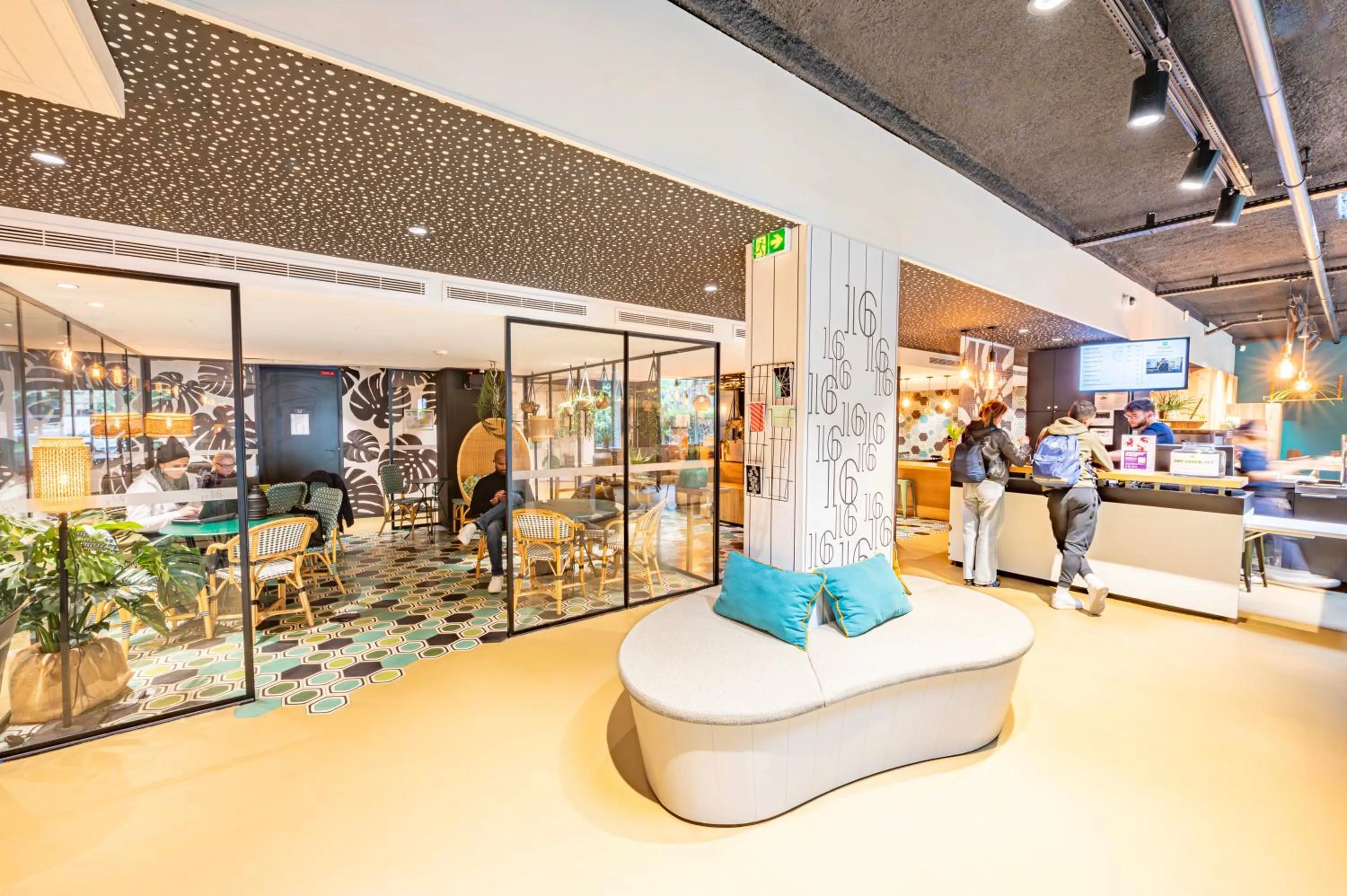 Lobby or reception in ibis Styles Paris 16 Boulogne